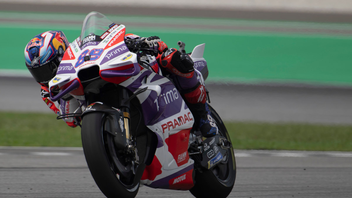 Martin wins Qatar GP sprint to cut Bagnaia's lead