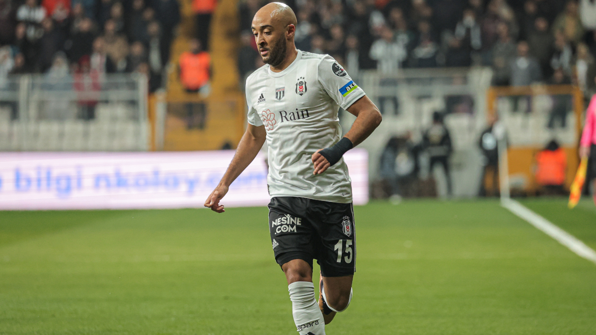 Burnley sign winger Redmond on two-year deal