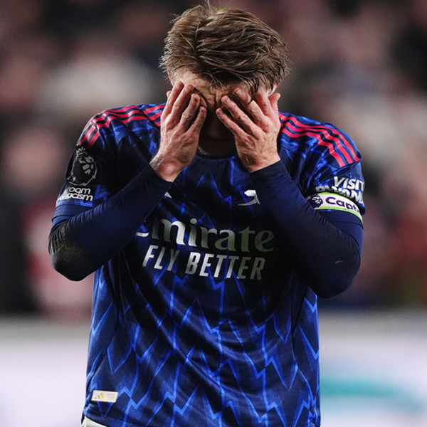 BEES STING GUNNERS: Stalemate offers City title hope