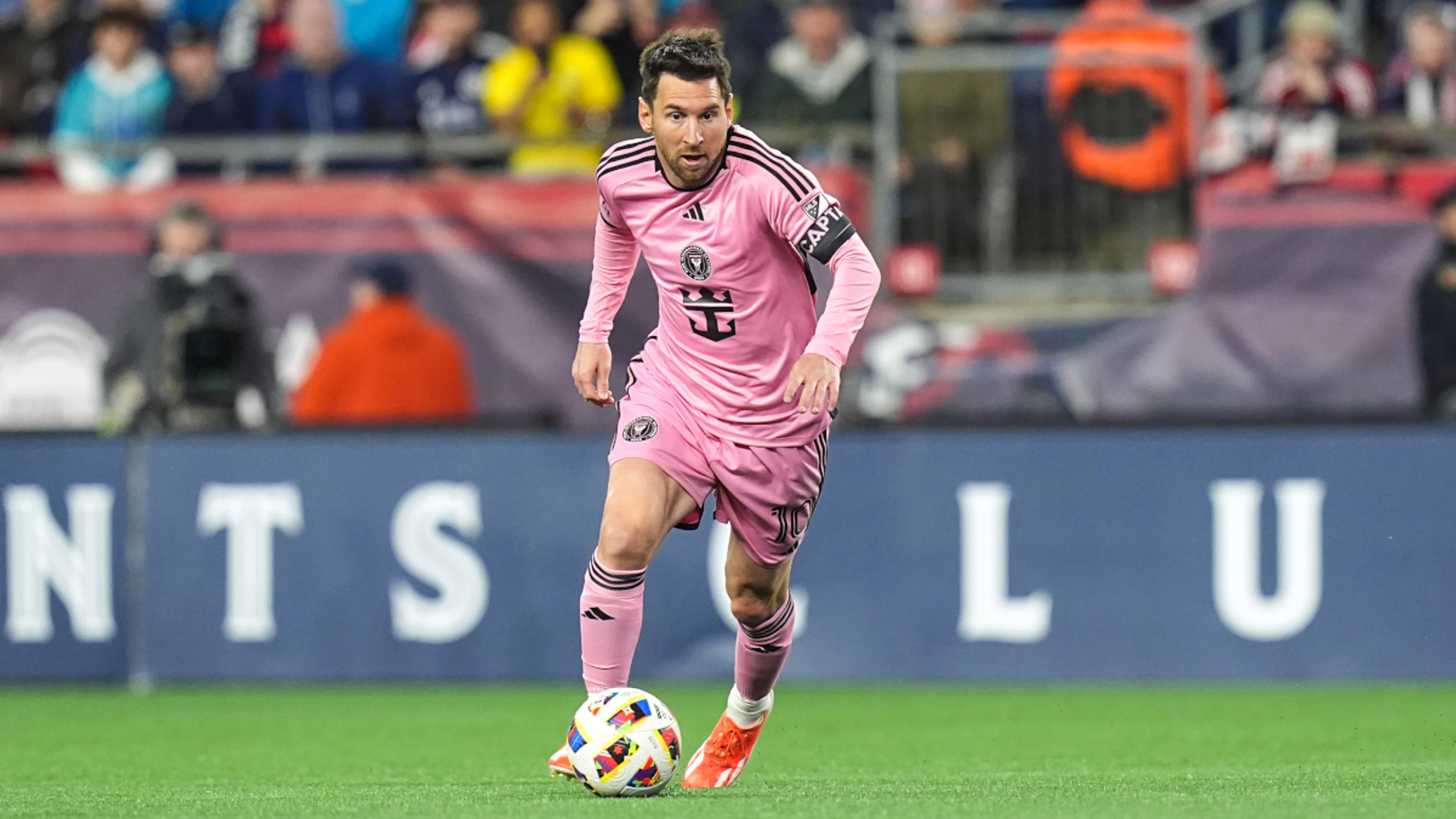 Lionel Messi scores twice as Inter Miami beat New England