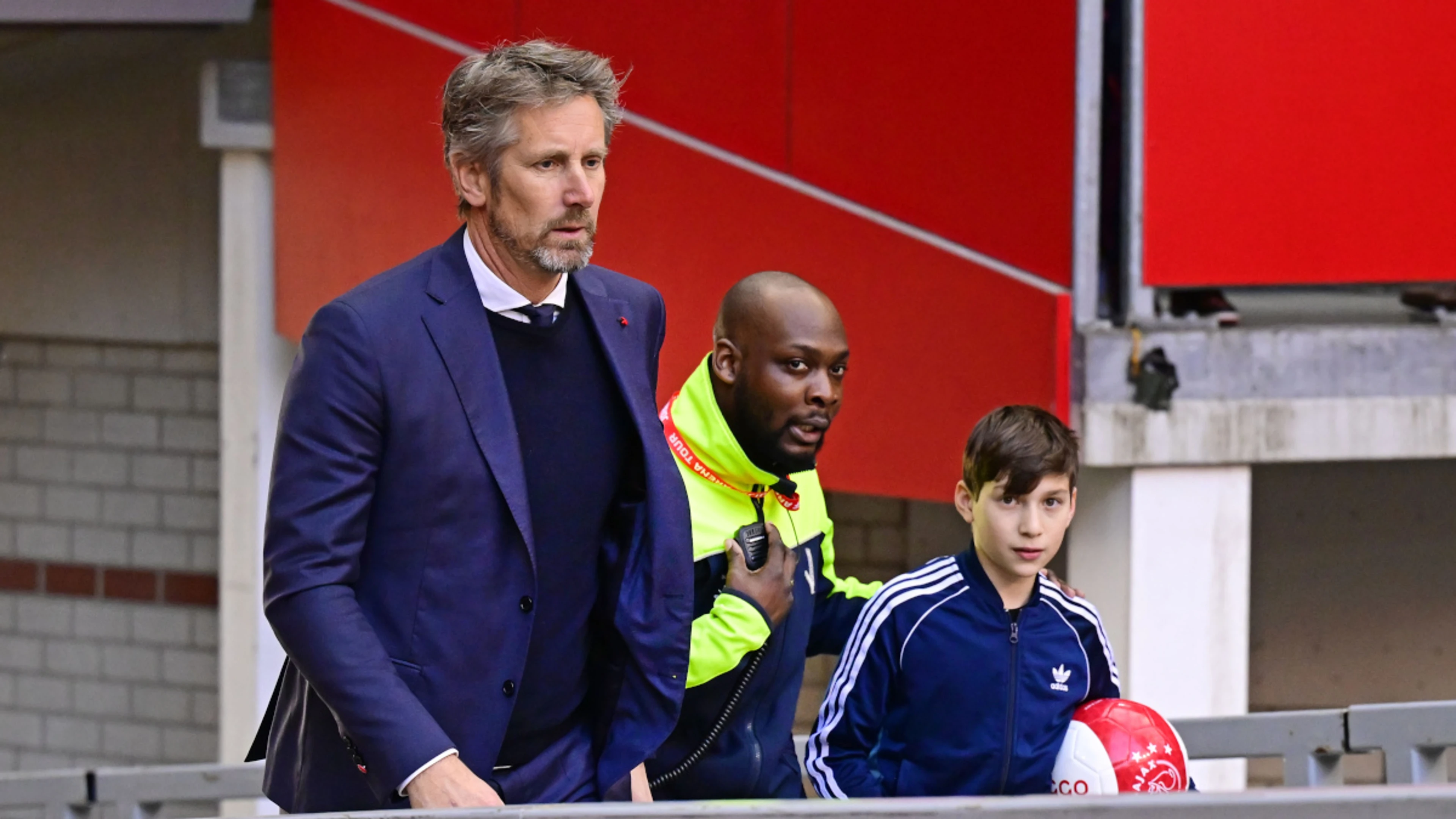 Van der Sar to quit as Ajax chief after 'tough period'