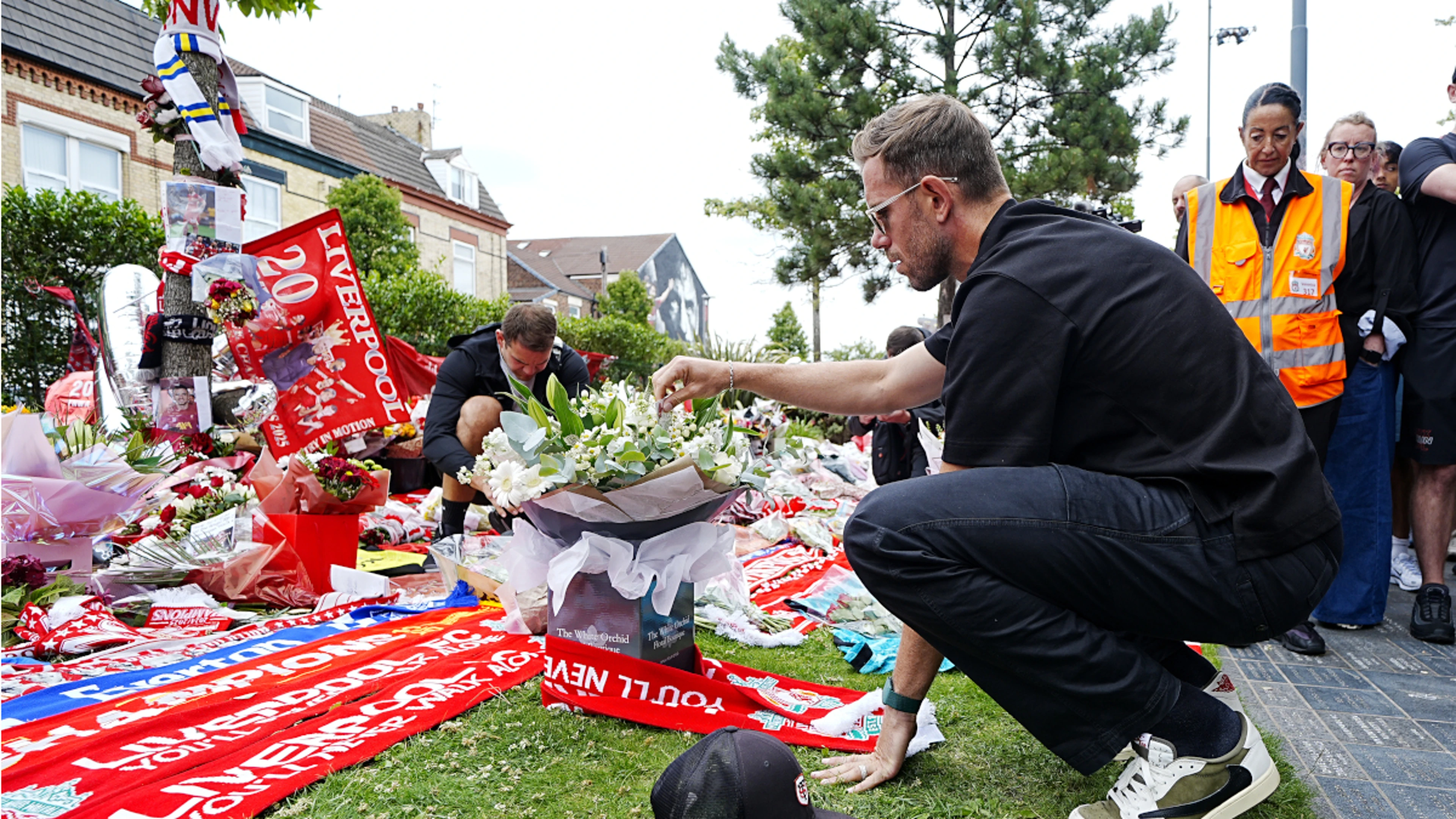 Liverpool's Diogo Jota mourned by family, Portugal's PM in hometown wake