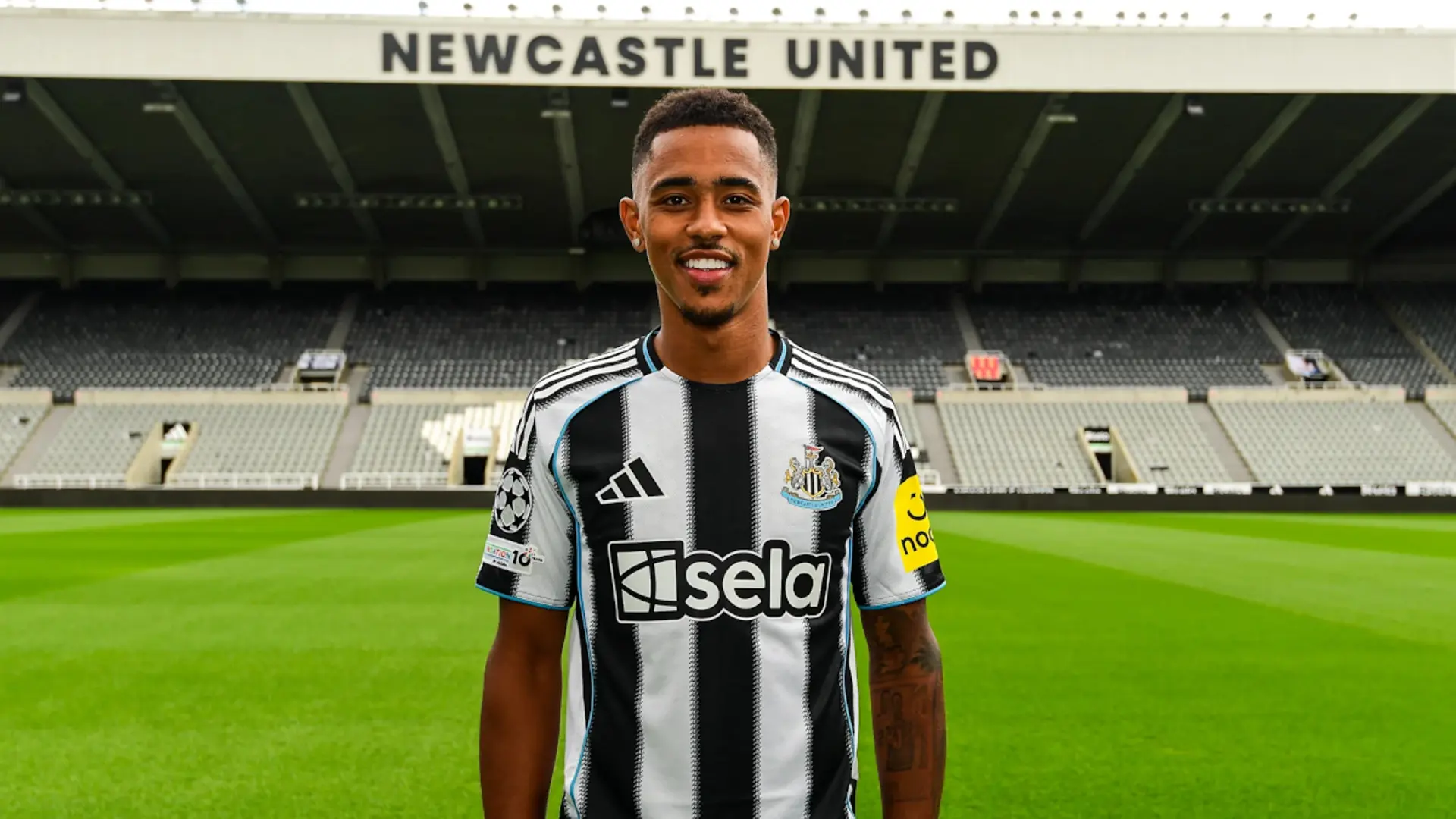 Newcastle sign Ramsey from Aston Villa