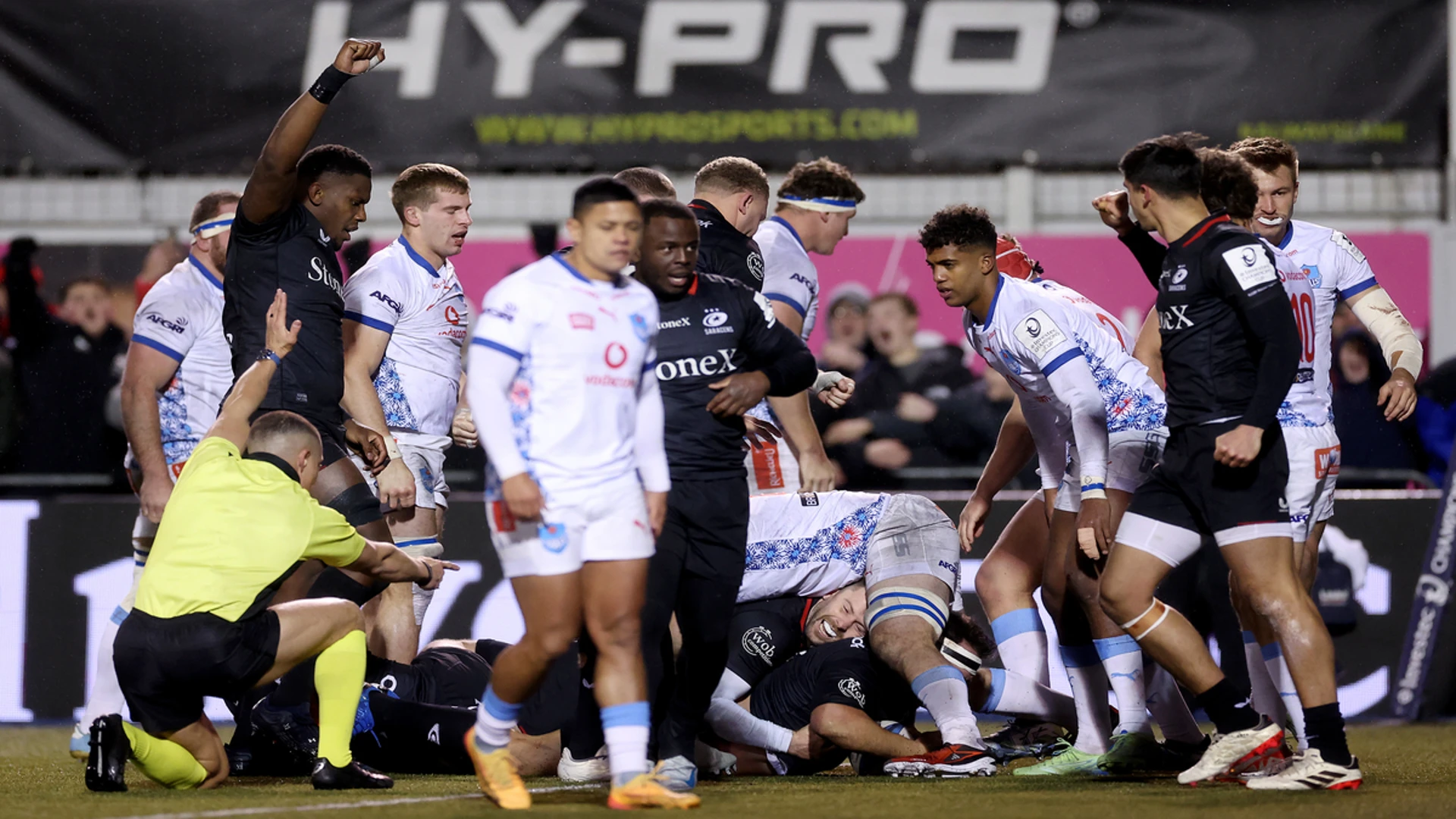 Saracens blow away woeful Bulls