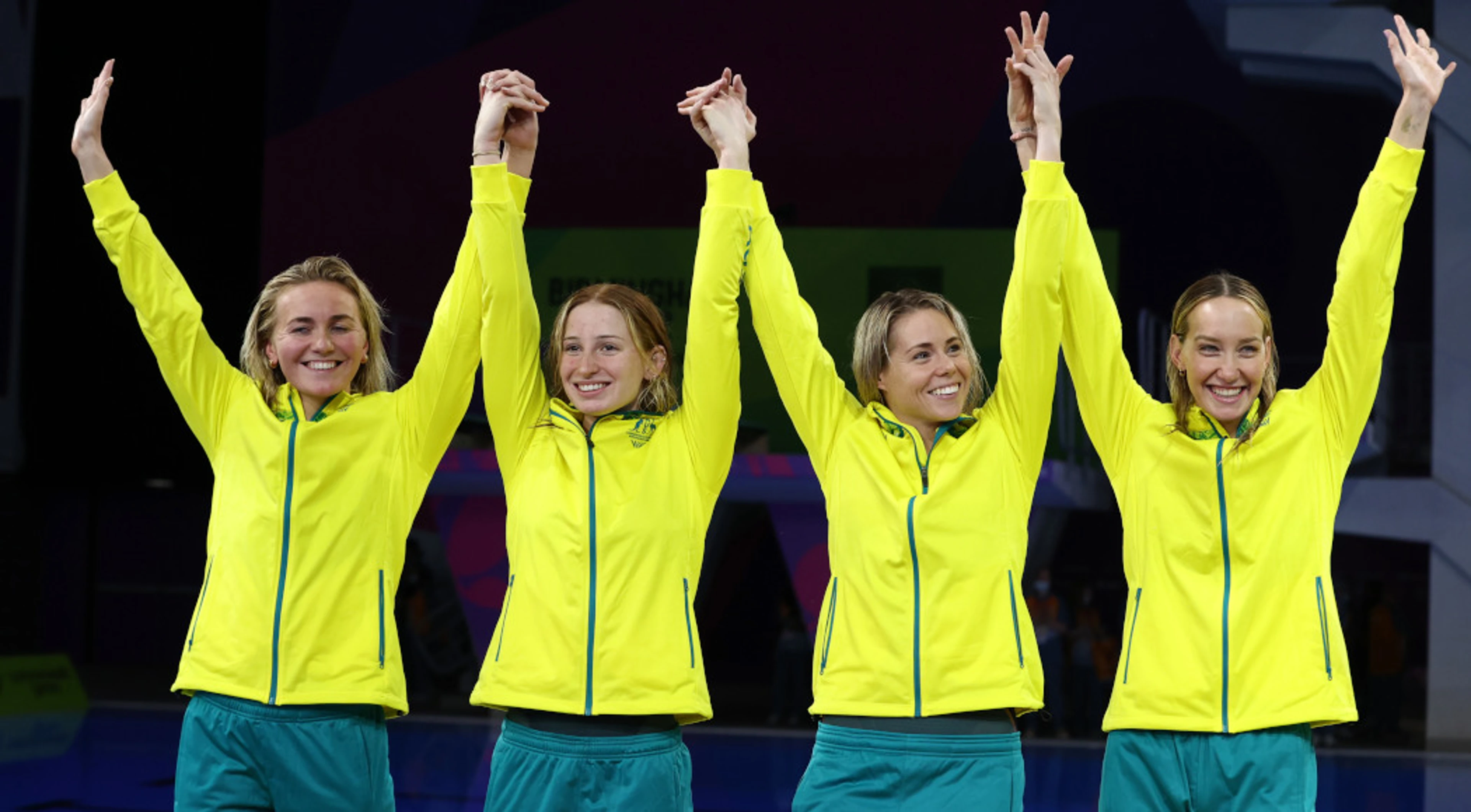 Australia break women's 4x200m freestyle relay WR