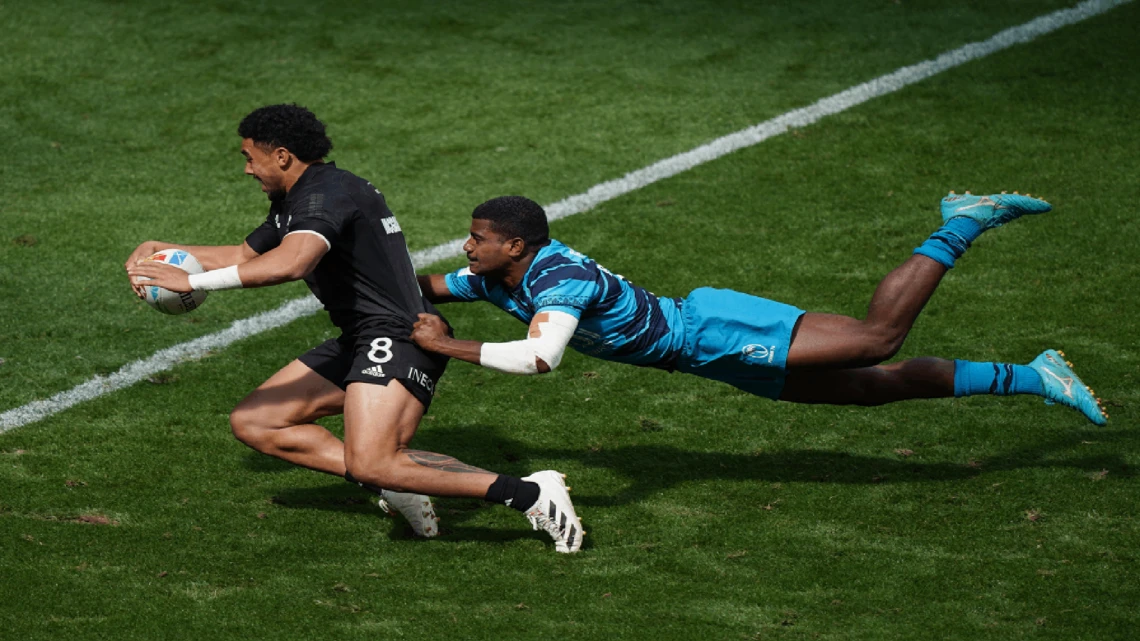 World Rugby HSBC Sevens Series London | Fiji v New Zealand | Cup SF1 | Highlights