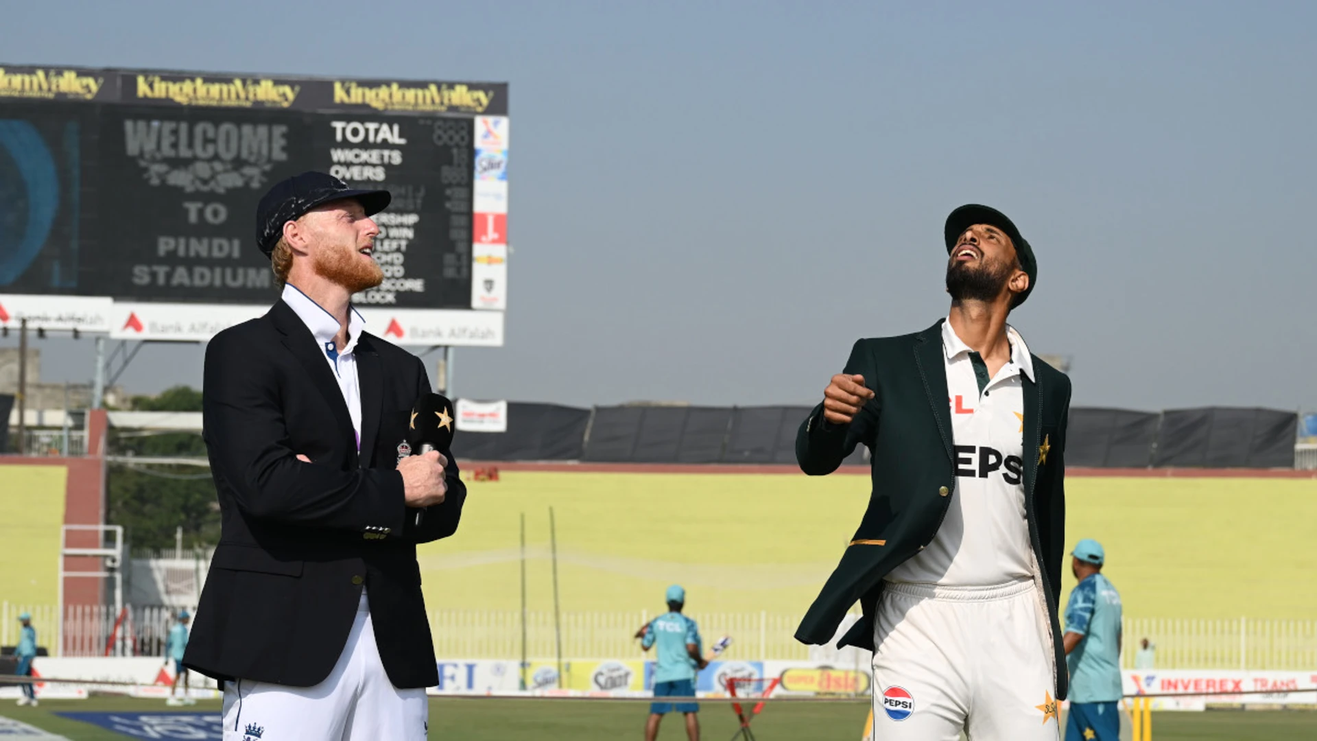 DAY 1: England win toss, bat against Pakistan in third test