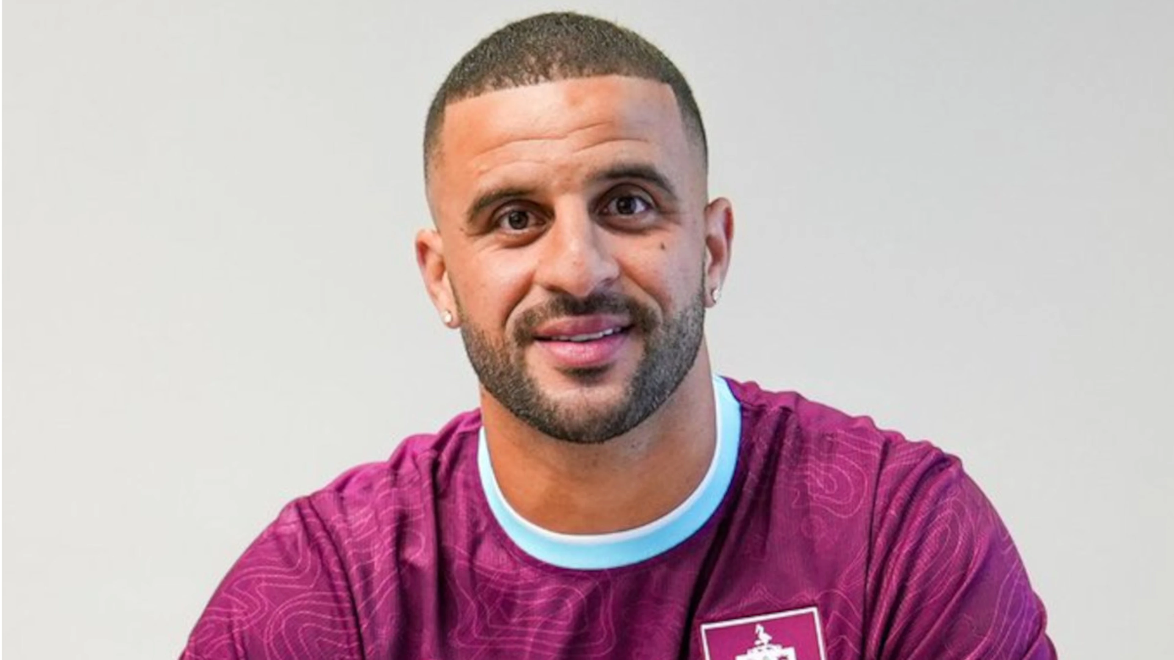 Man City defender Walker joins Burnley