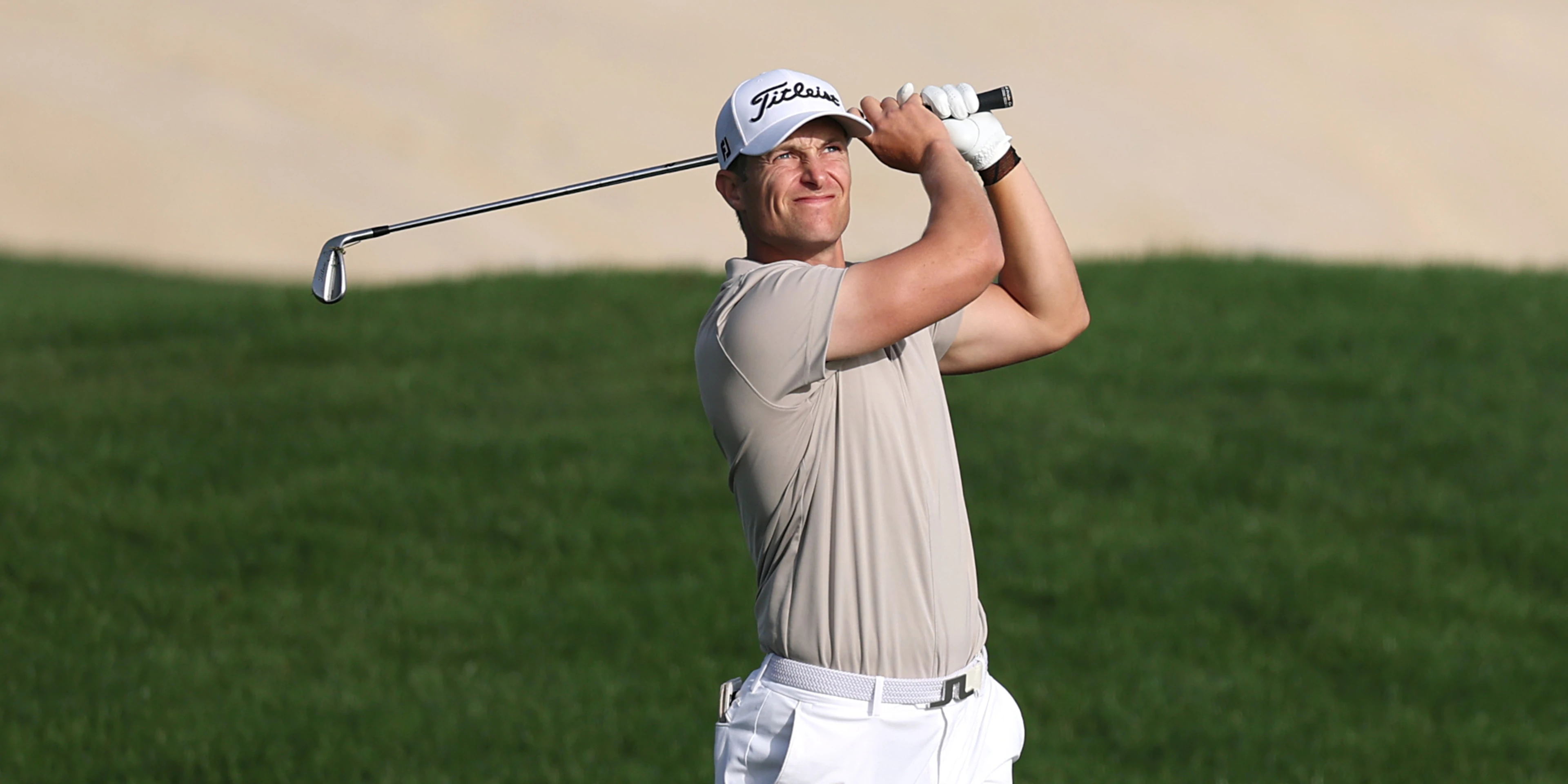 Calum Hill takes lead into final round as Freddy Schott closes gap