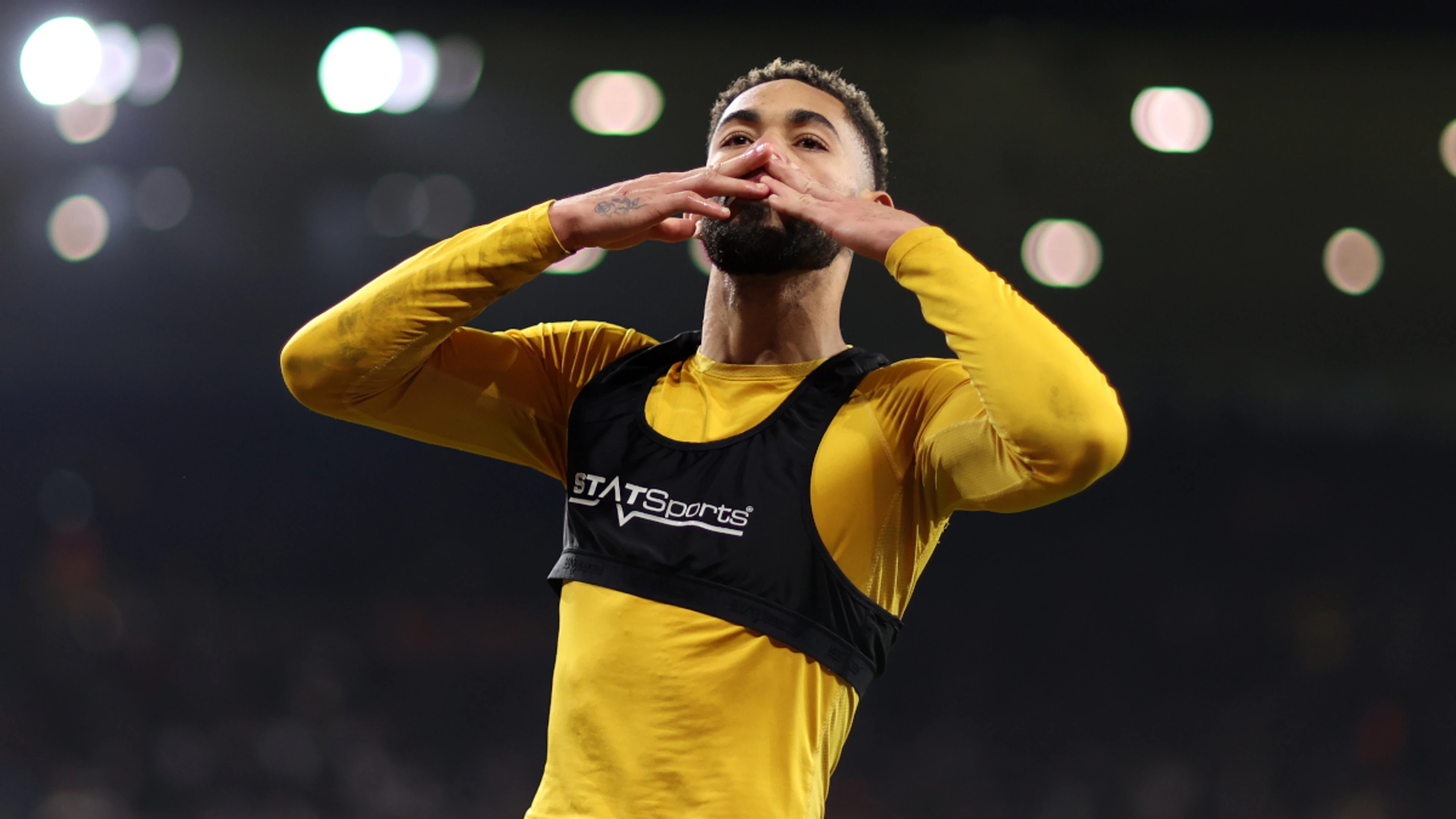 Cunha signs long-term contract with Wolves