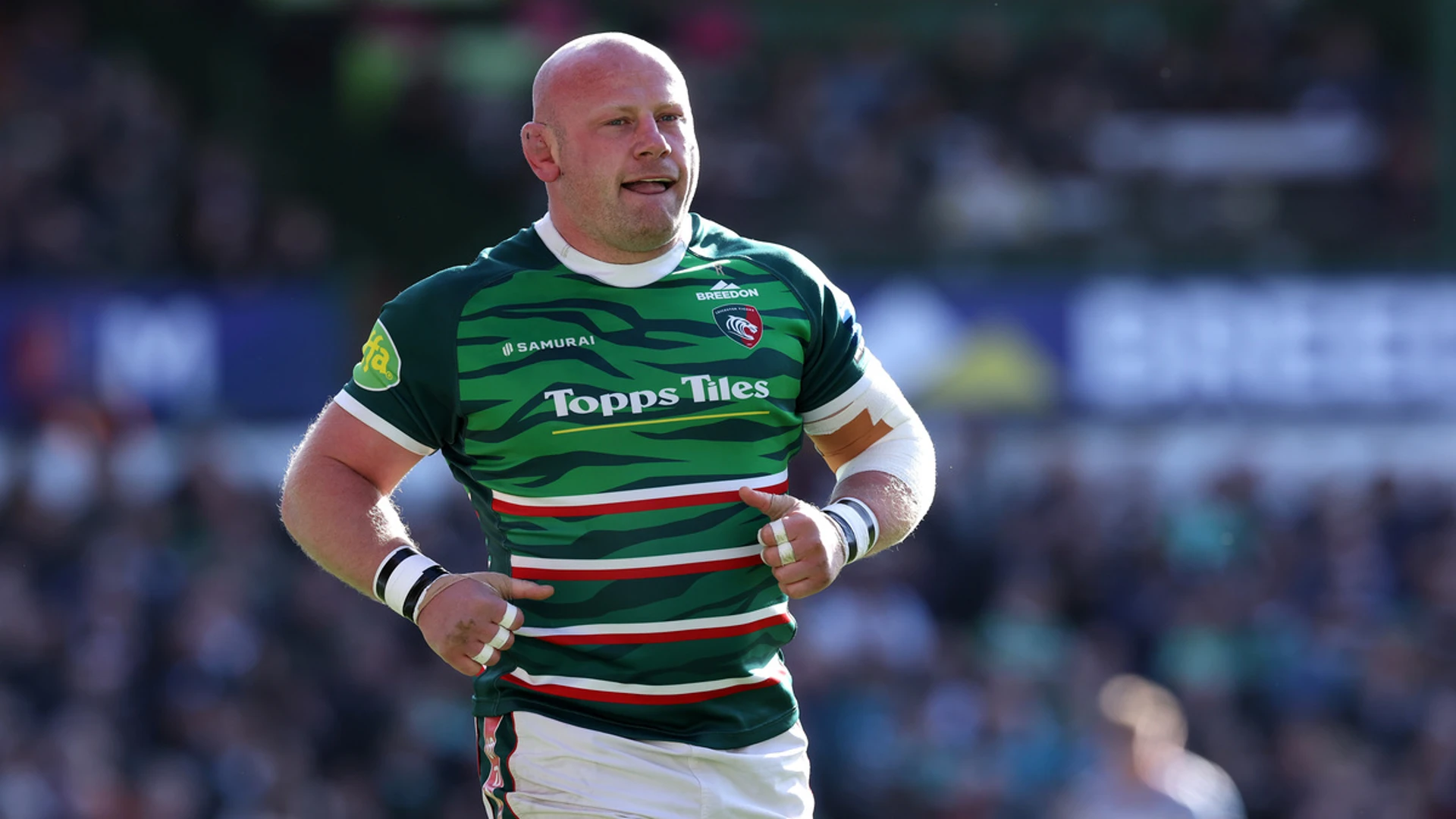 Veteran England prop Cole to retire