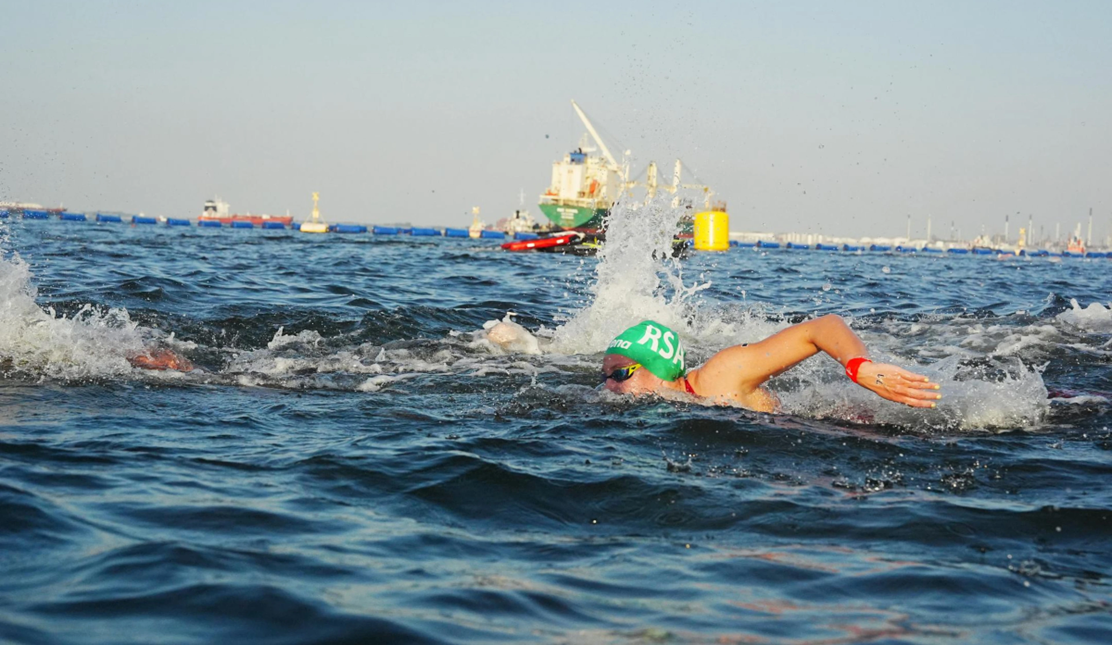 Lotter digs deep in steamy Singapore to crack world top 20