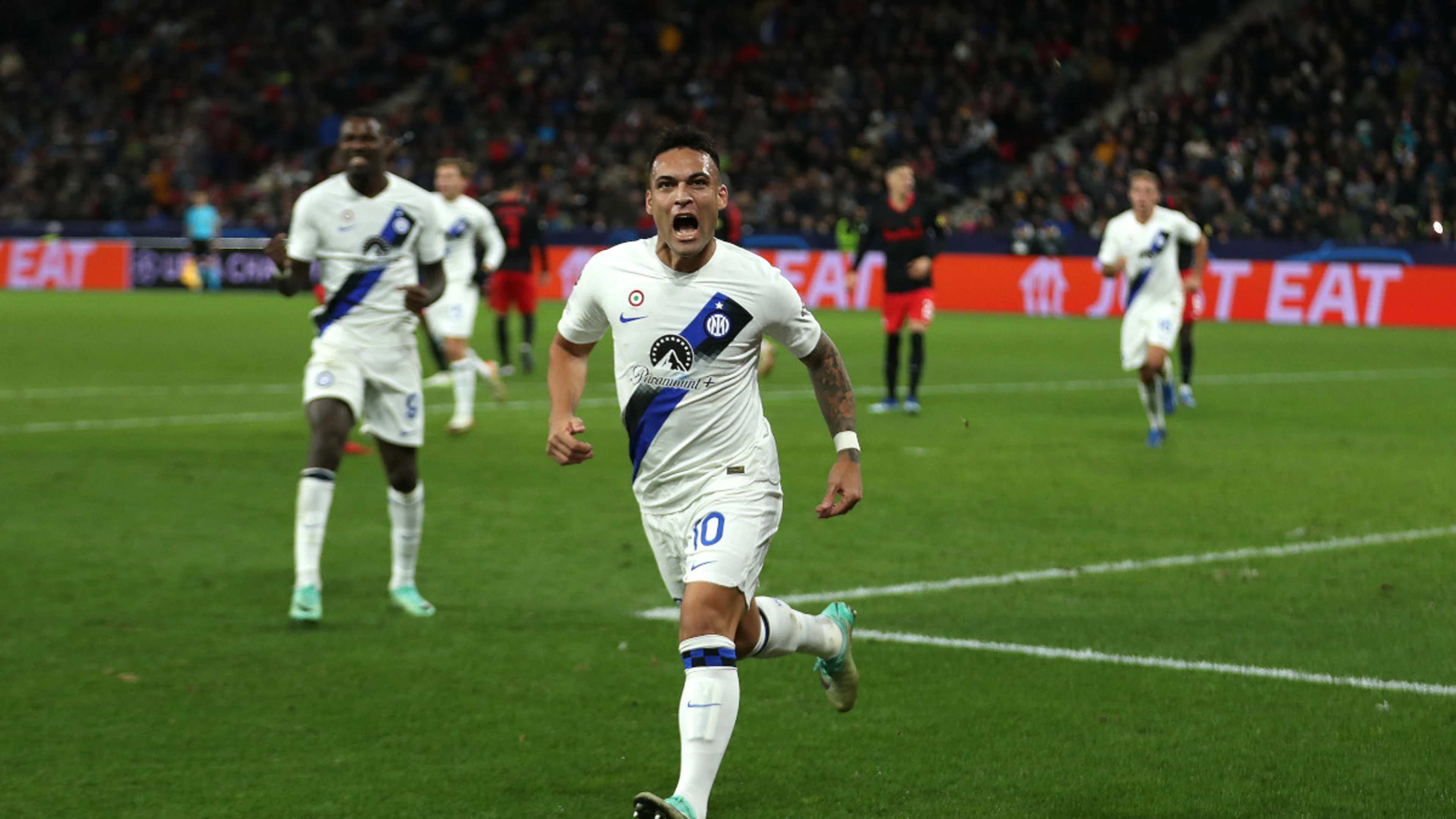 Late Martinez winner over Salzburg sends Inter into Champions League last 16