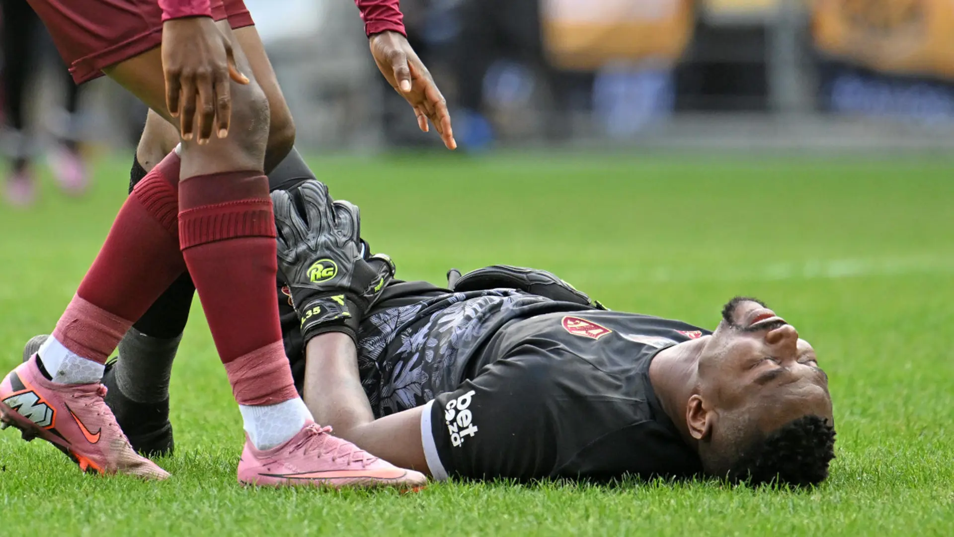 Masuluke given all clear after blow to head