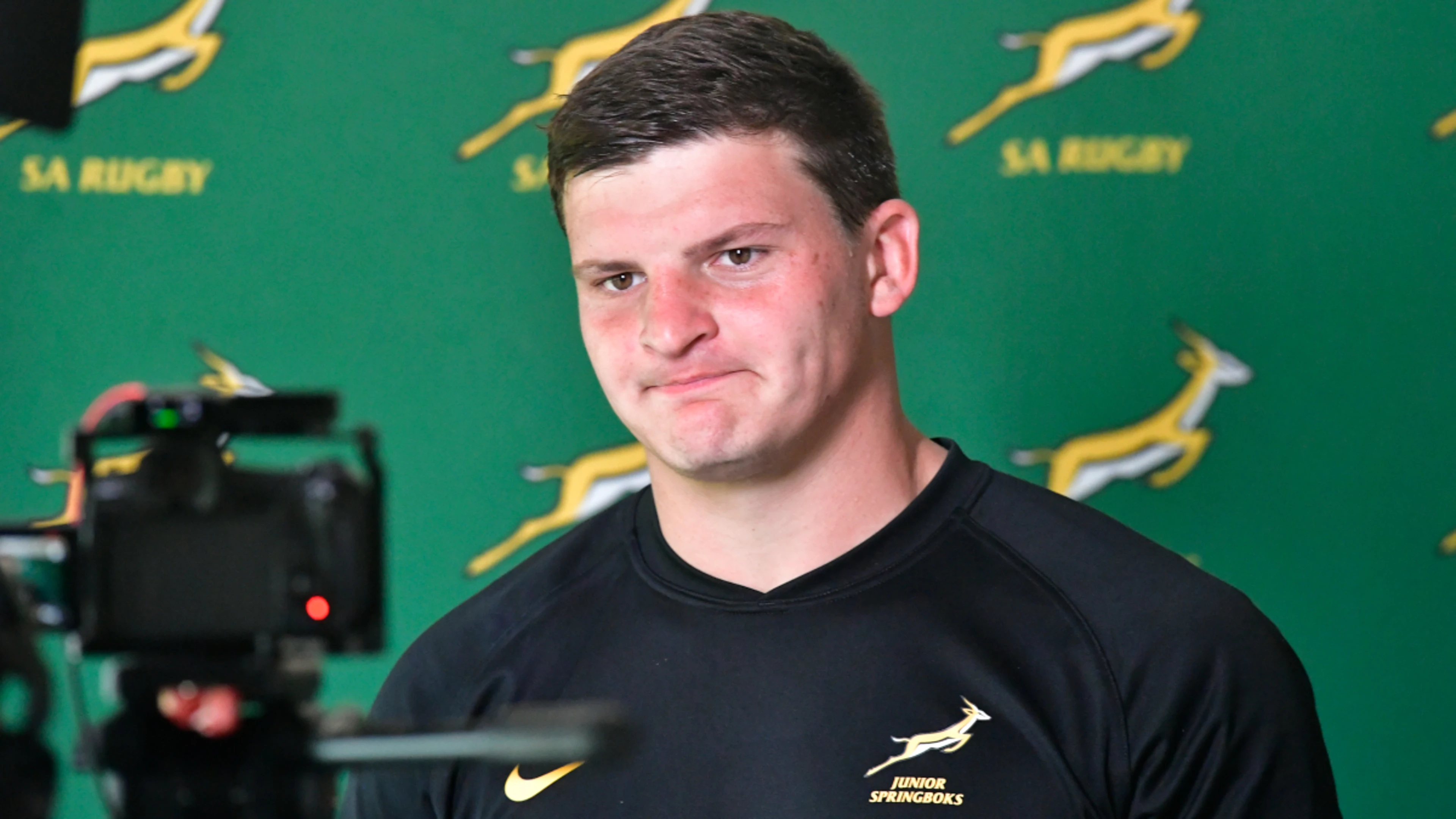 Towering Van Heerden brings calmness to excited Junior Bok squad