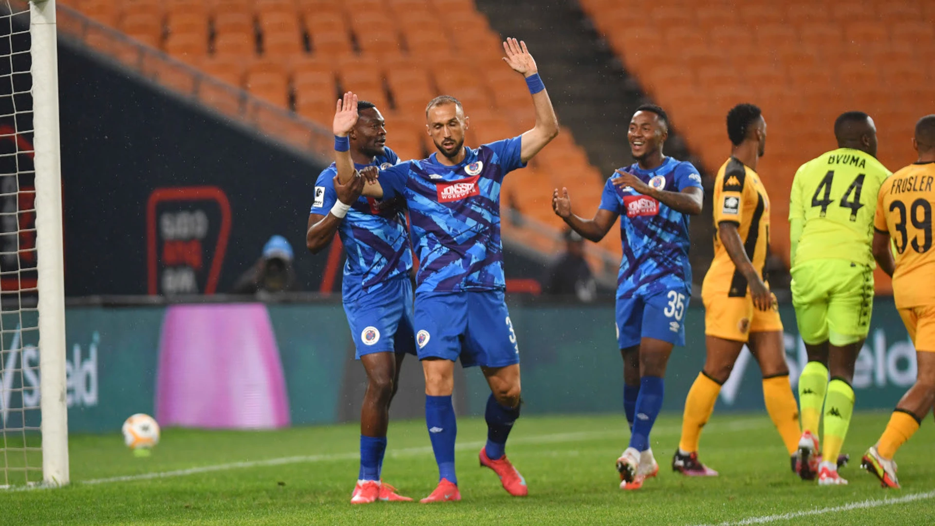 Ex-Glamour Boys sink Chiefs at FNB