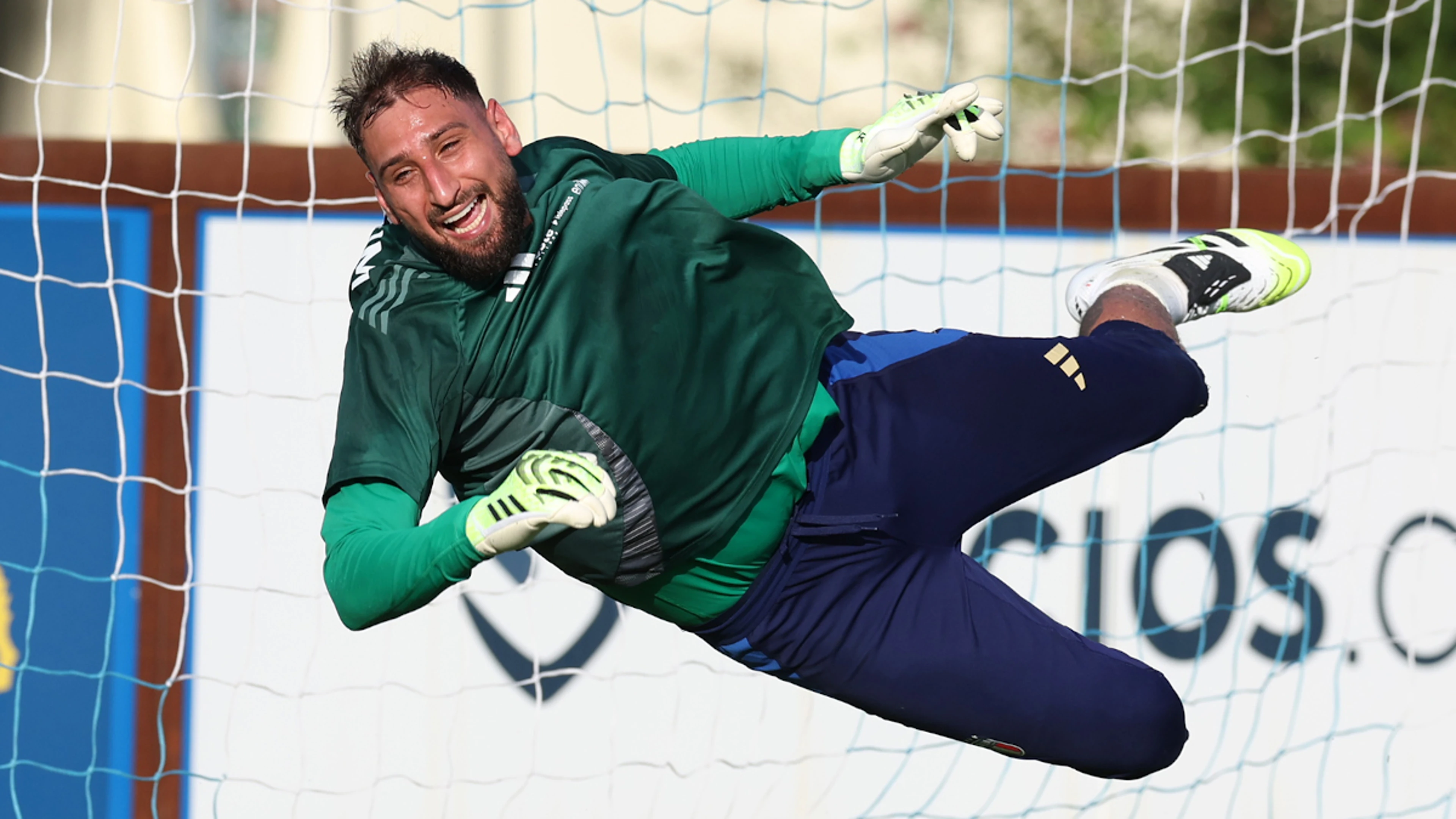 Man City sign goalkeeper Donnarumma from PSG