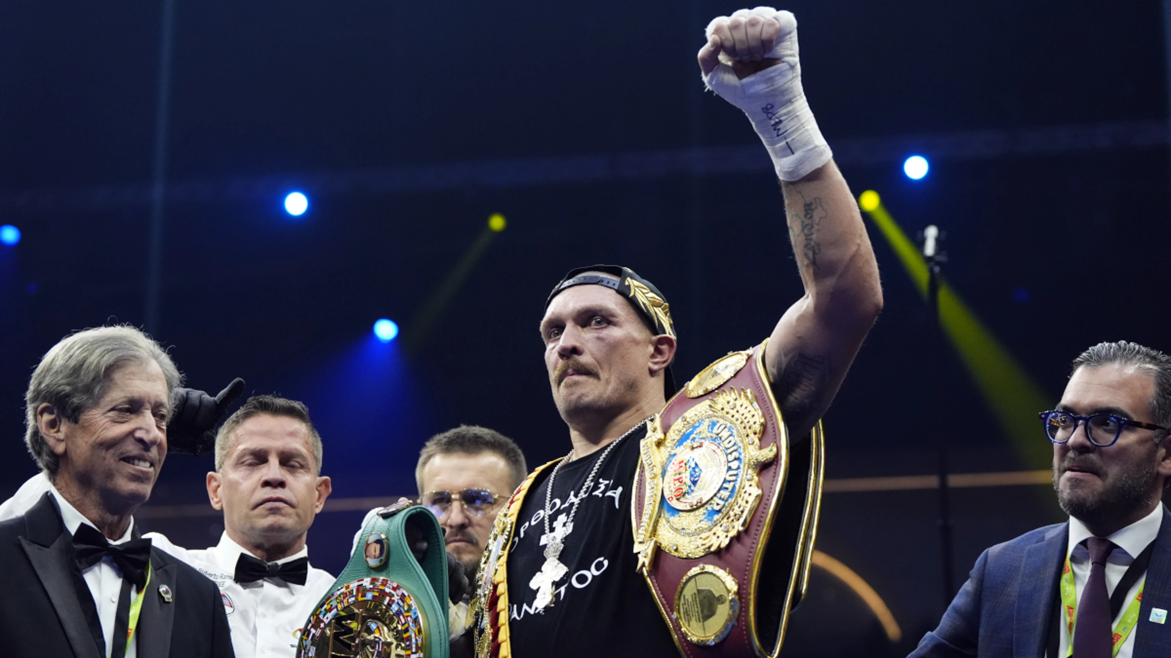 Heavyweight champion Usyk ordered to defend WBO title against Parker