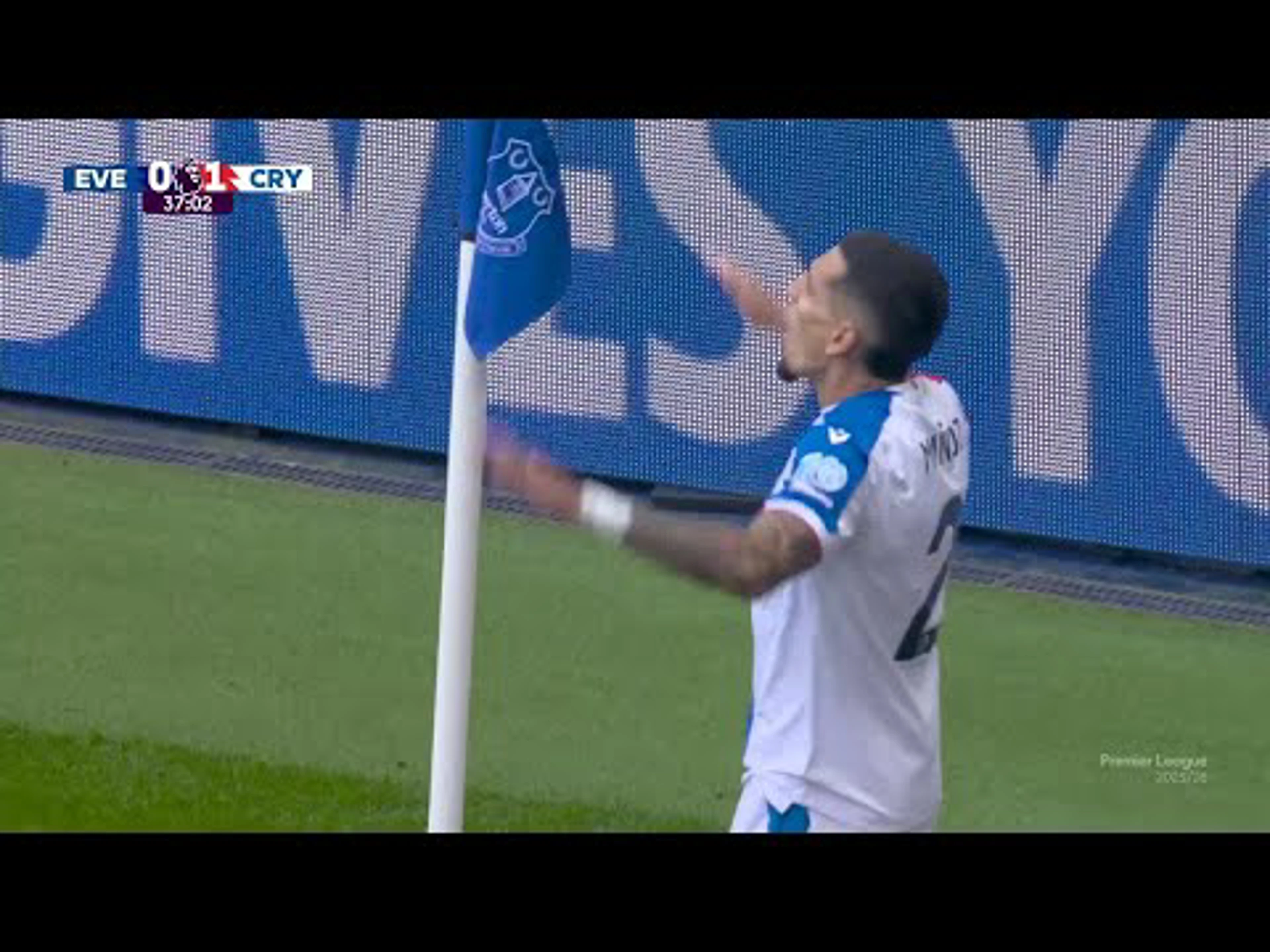 Daniel Muñoz | 37ᵗʰ Minute Goal v Everton