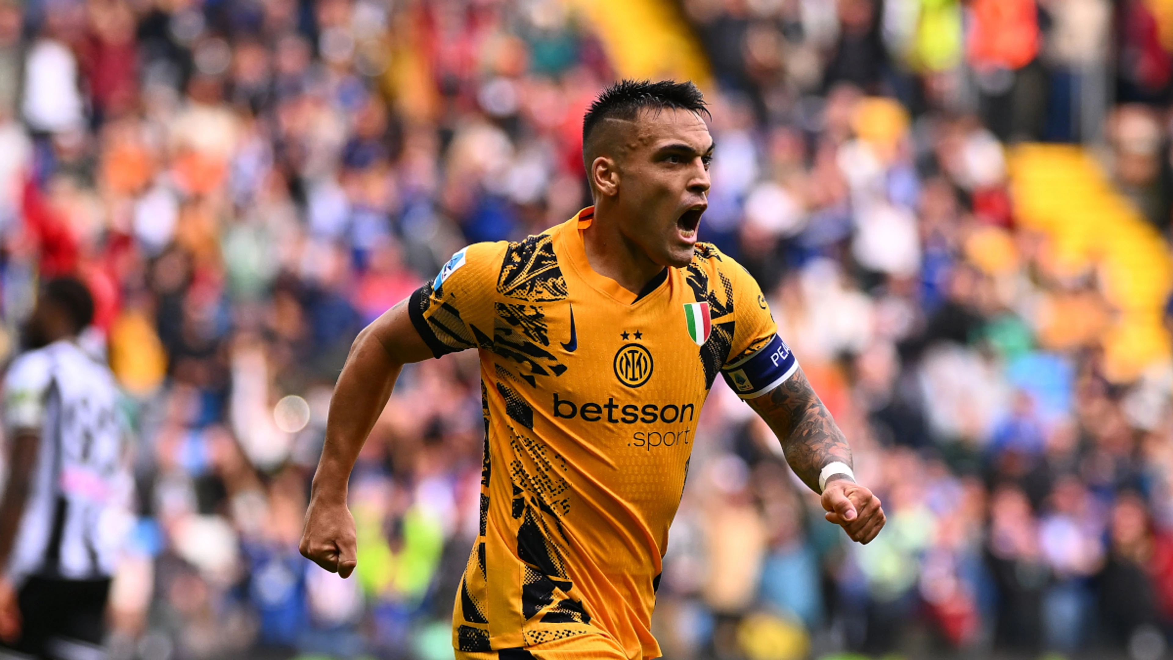 Martinez double at Udinese fires Inter level with Serie A leaders