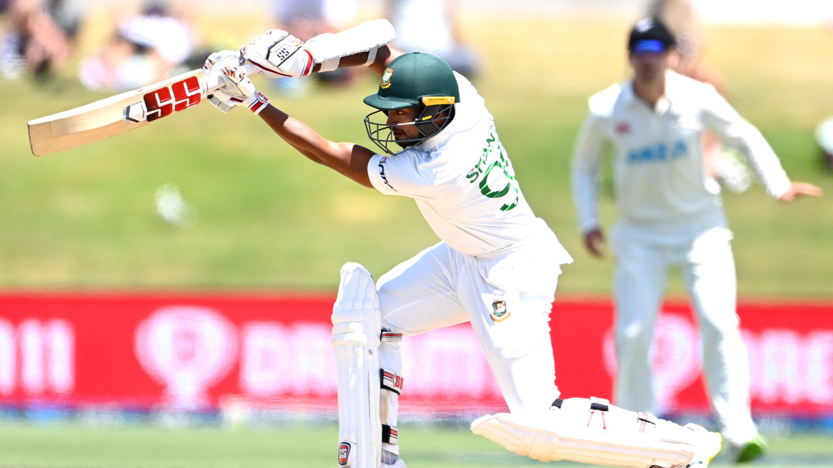 Najmul puts Bangladesh in control against New Zealand