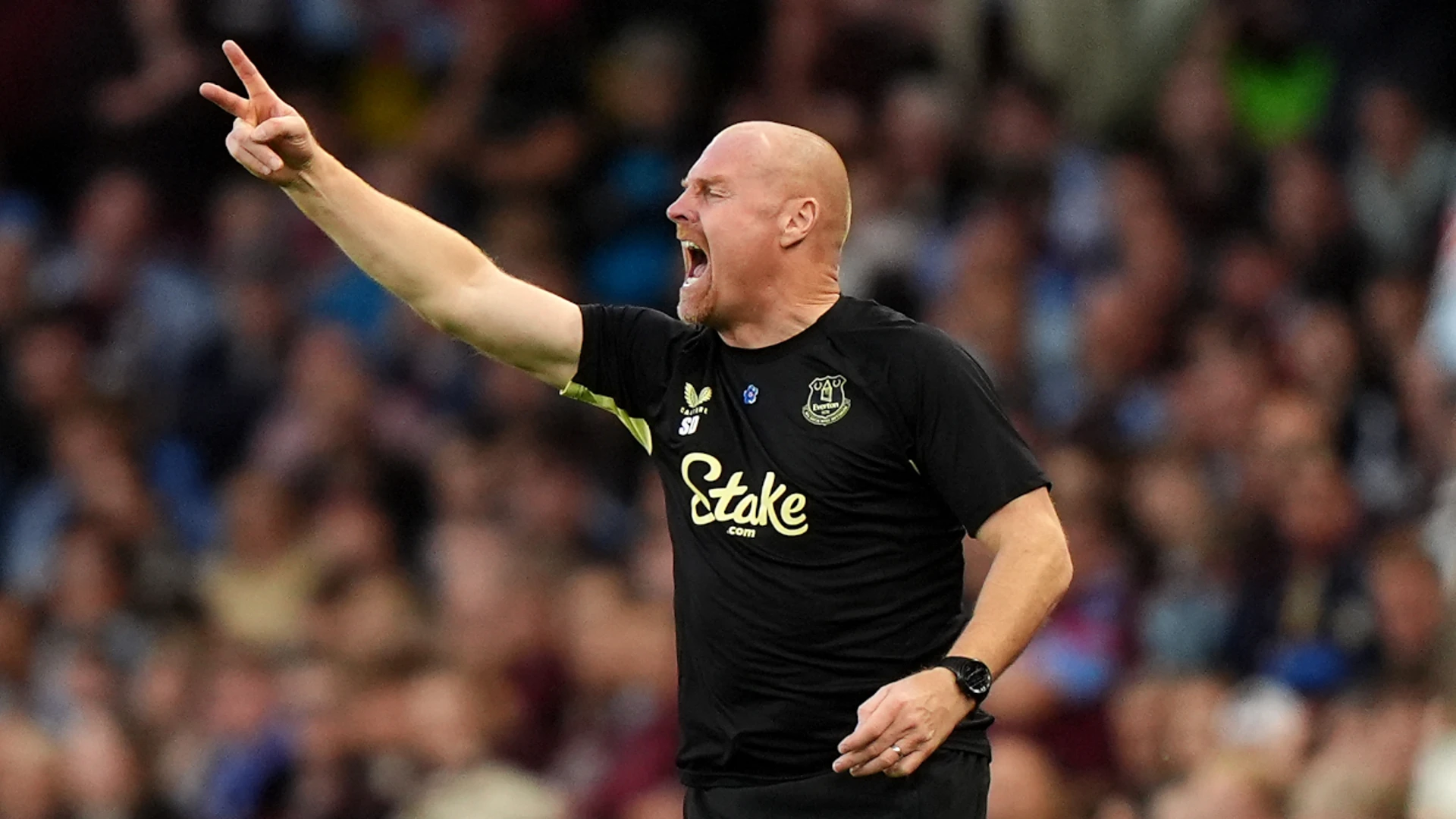 Everton squad stretched for Leicester trip, Dyche says