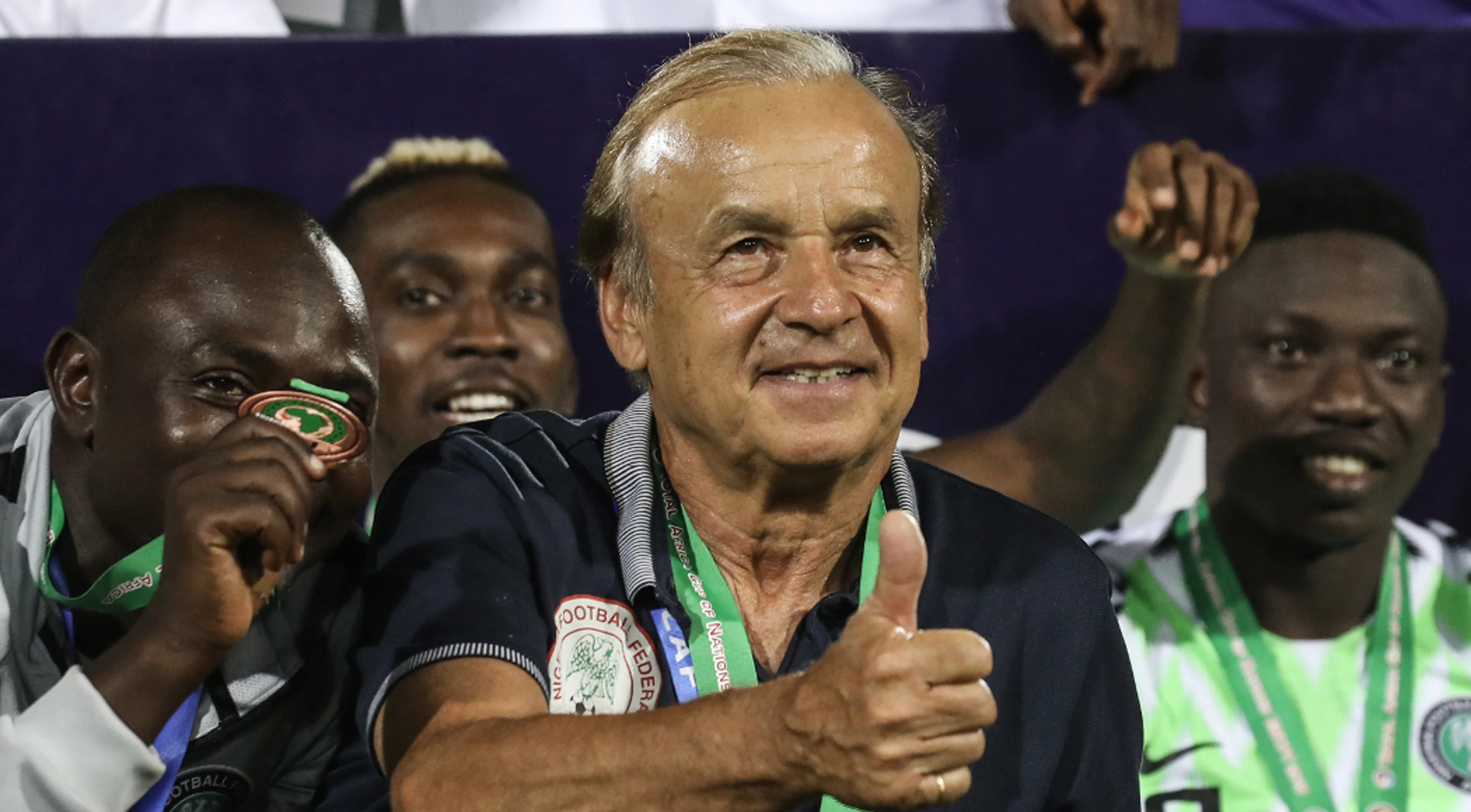 Nigeria extend Rohr contract