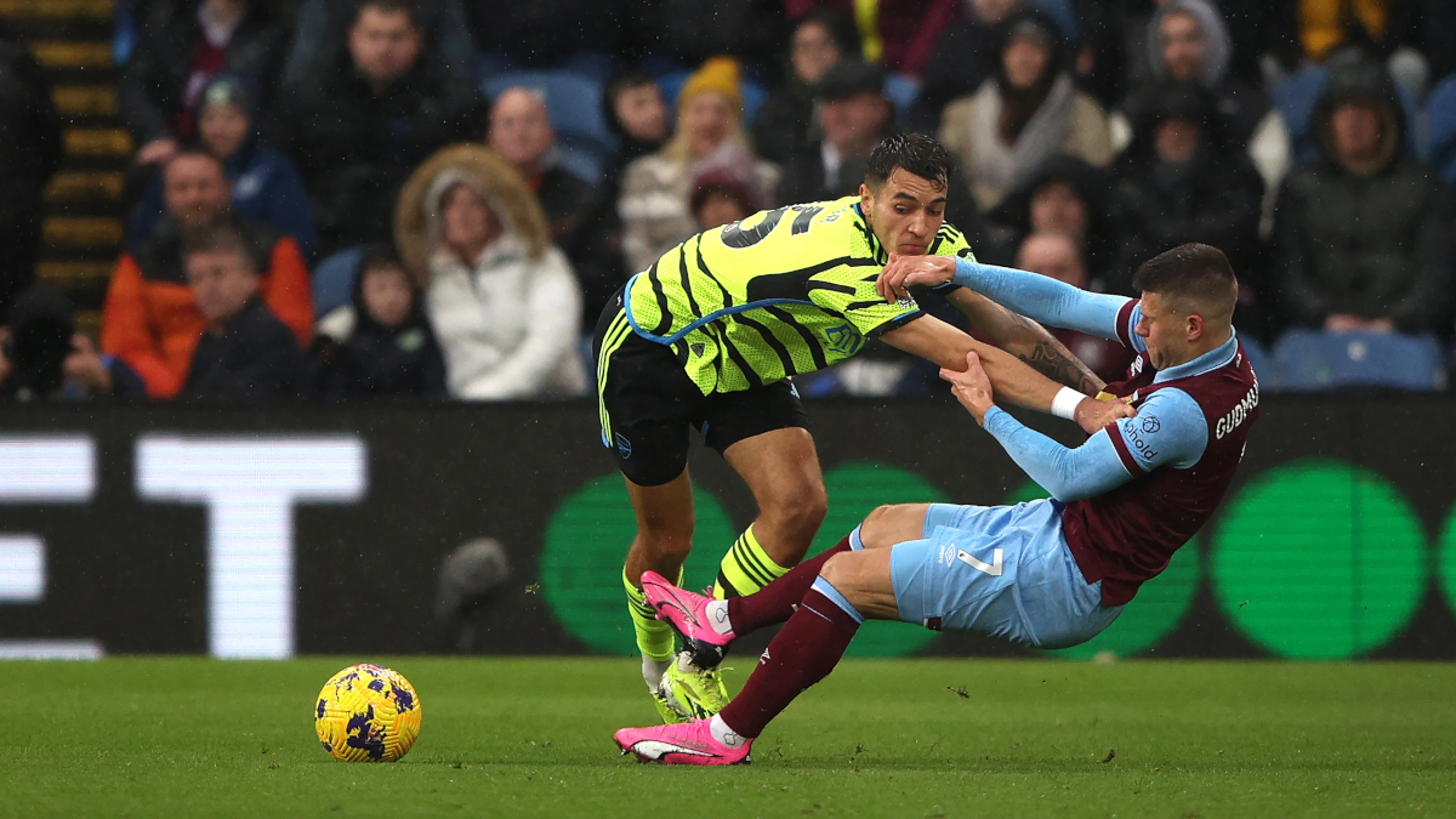 Salah scores in Reds return, Arsenal cruise, City held by Chelsea