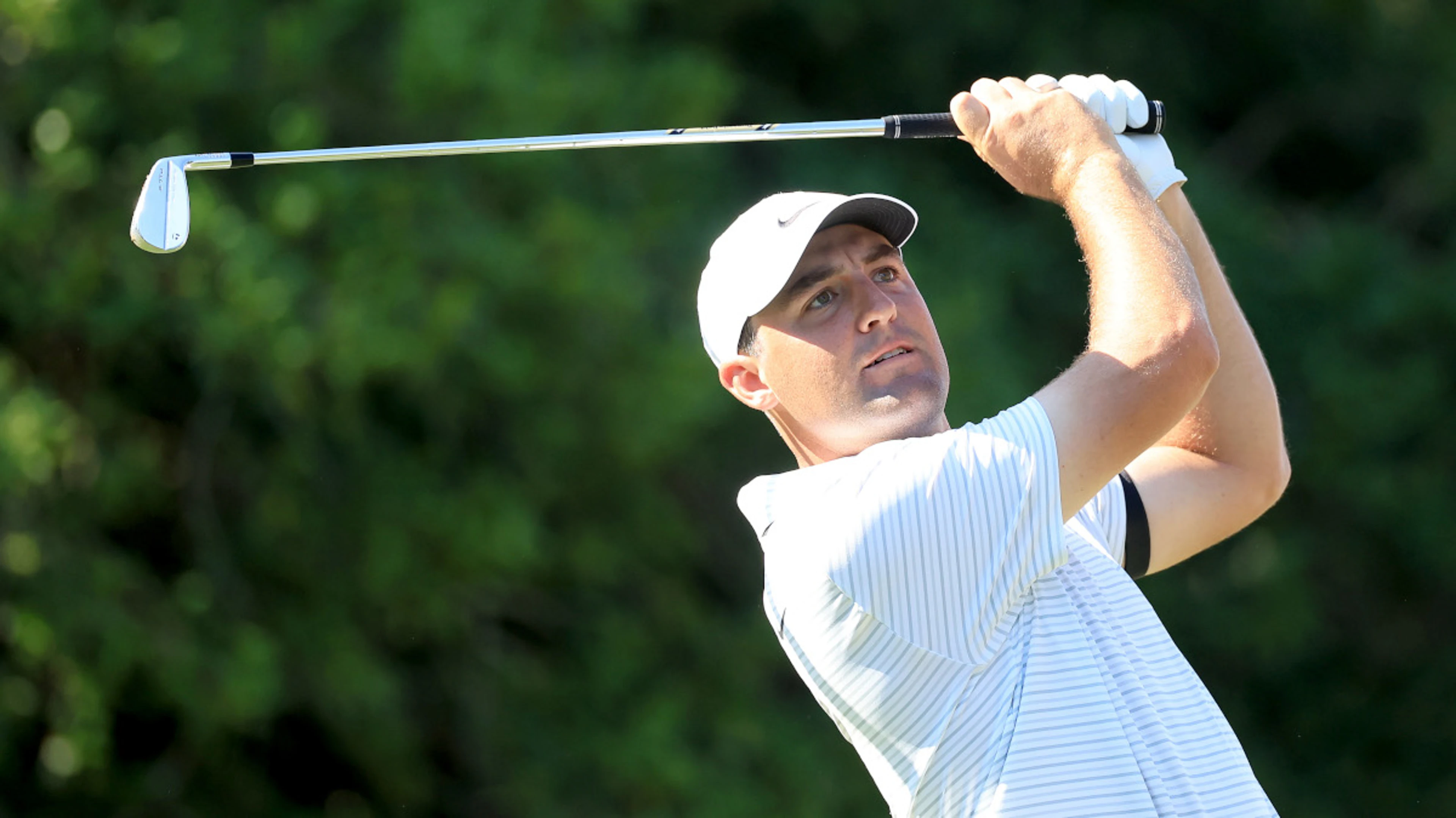 Aberg grinds to one-stroke US Open lead as Scheffler struggles