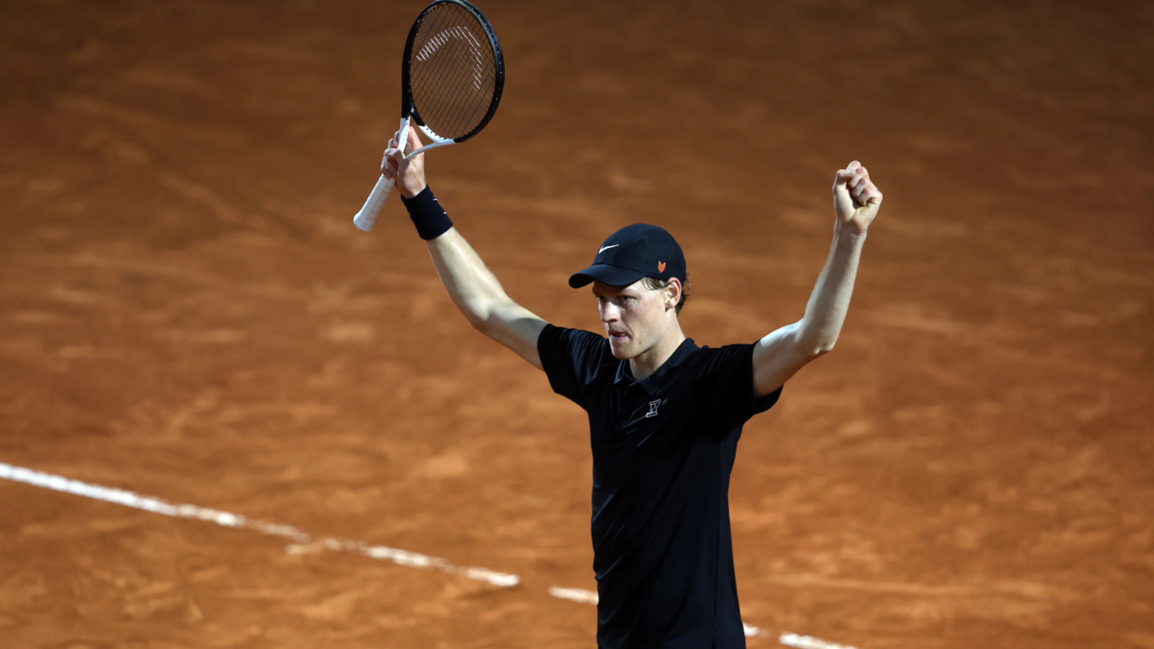 Sinner demolishes Ruud as Gauff battles into Italian Open final