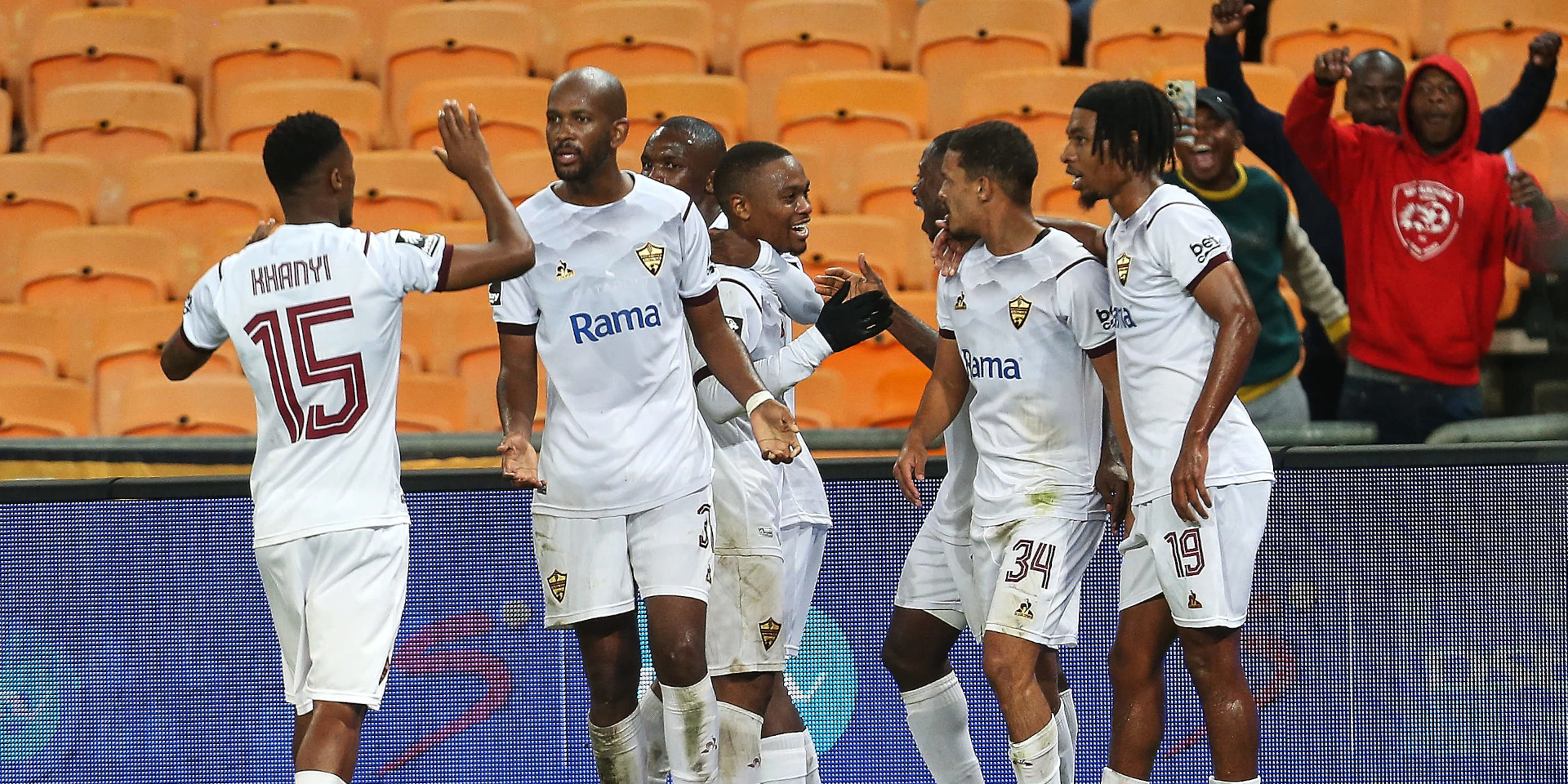 Chiefs fall to Stellies at Soccer City