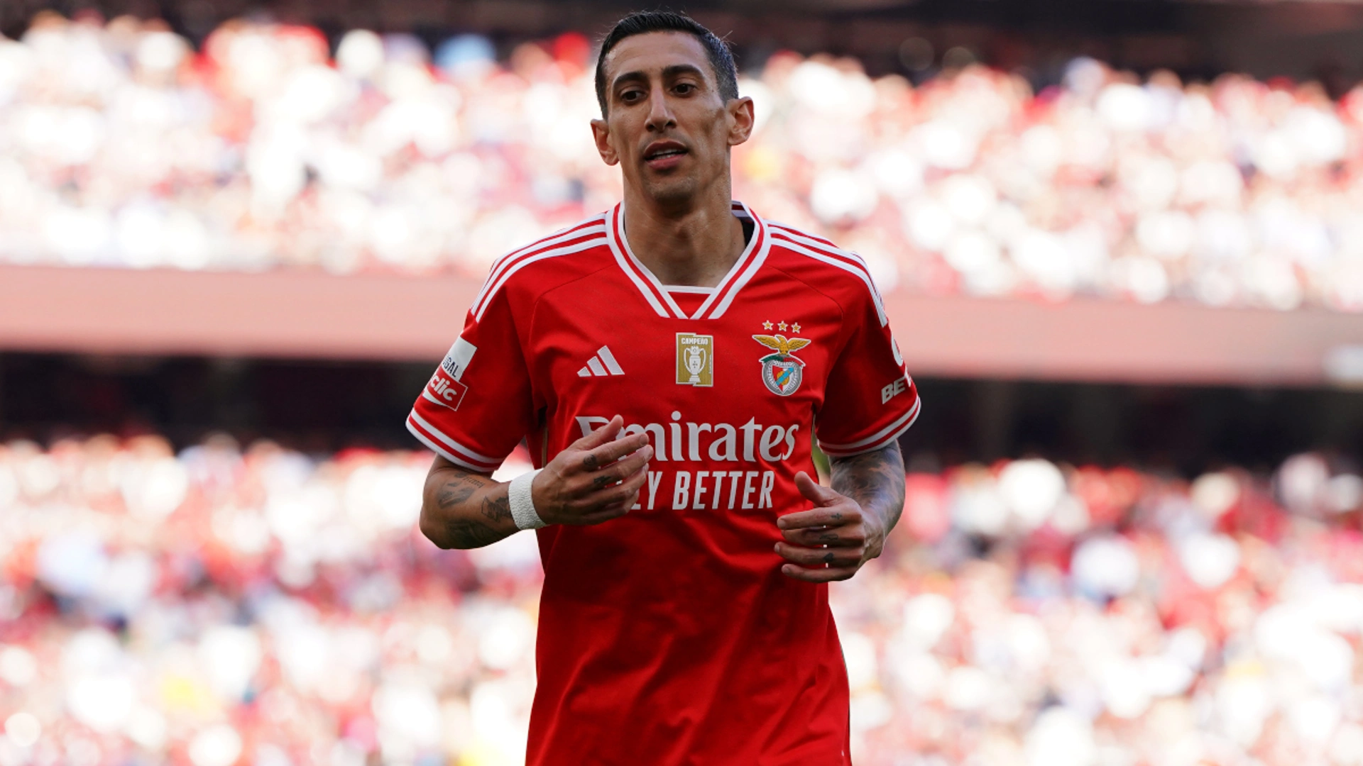 Di Maria extends Benfica deal through 2025