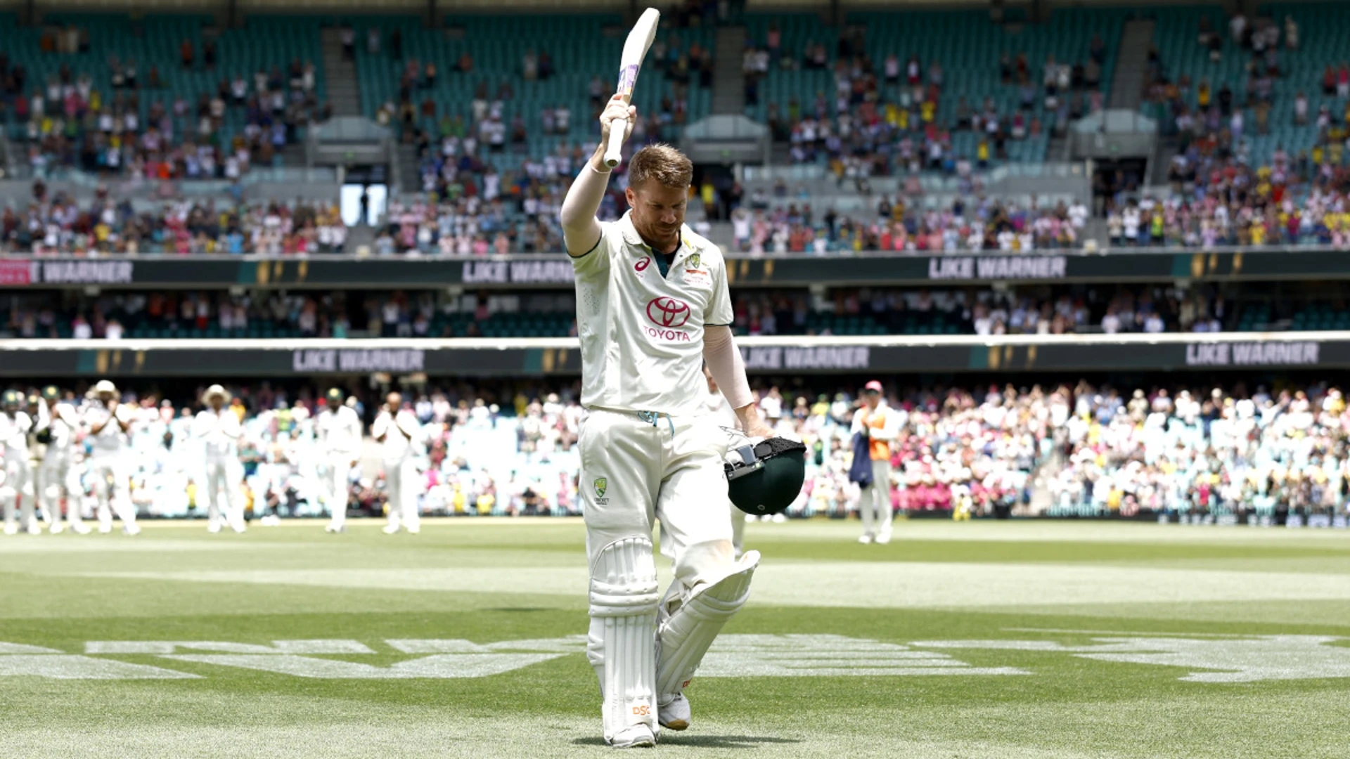 Warner helps Australia to series sweep in final test