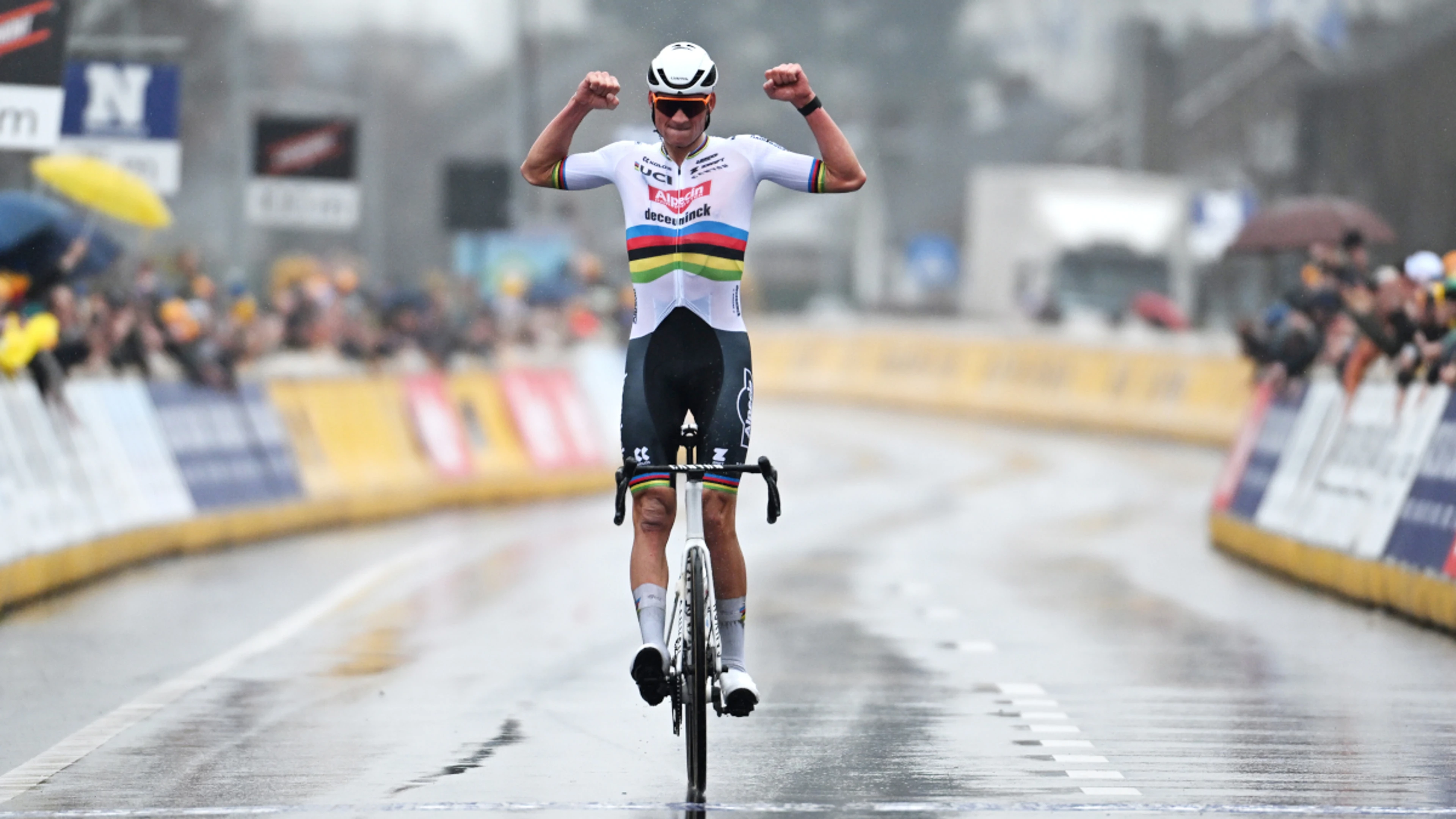 Van der Poel crushes Van Aert over E3 Classic's cobbled hills