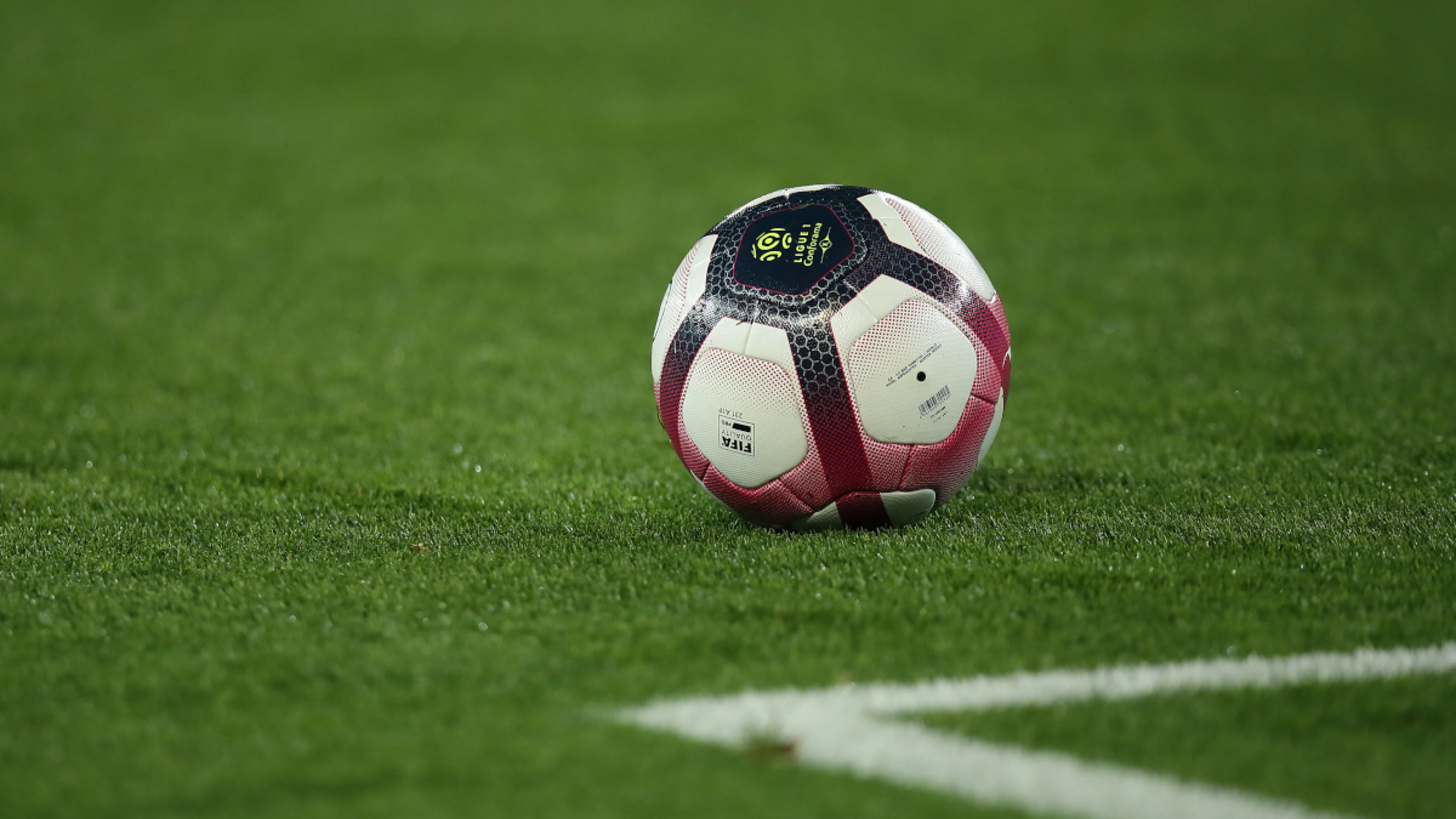 French league shuffles kick-off times in face of heatwave