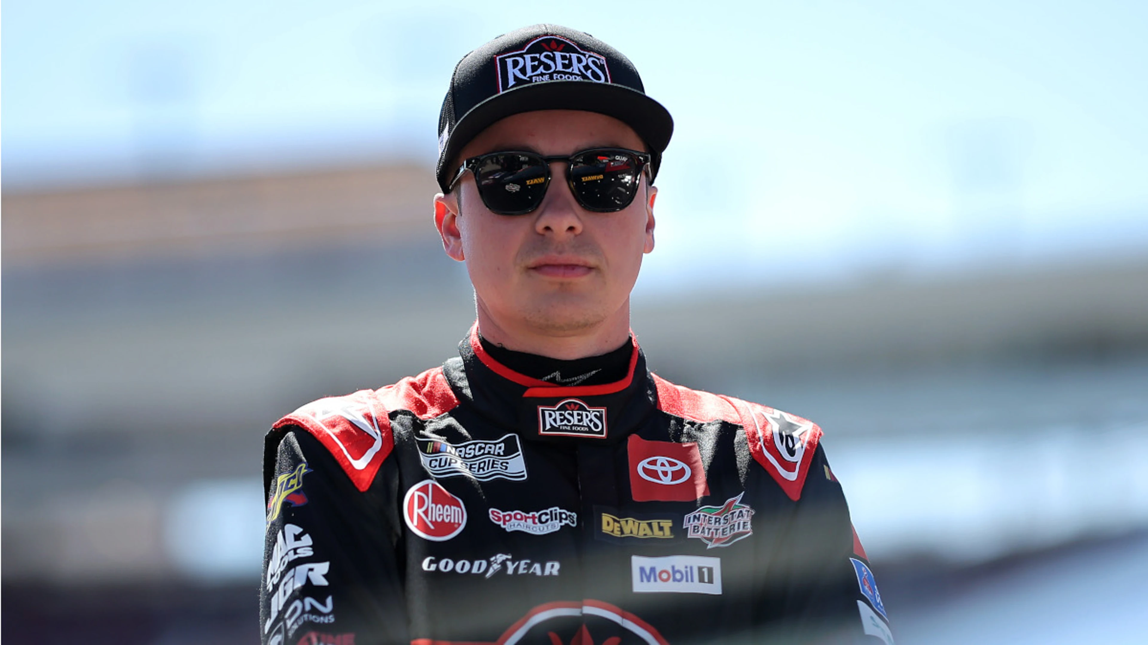 Bell eyes 4th straight win; drivers eager for Las Vegas test