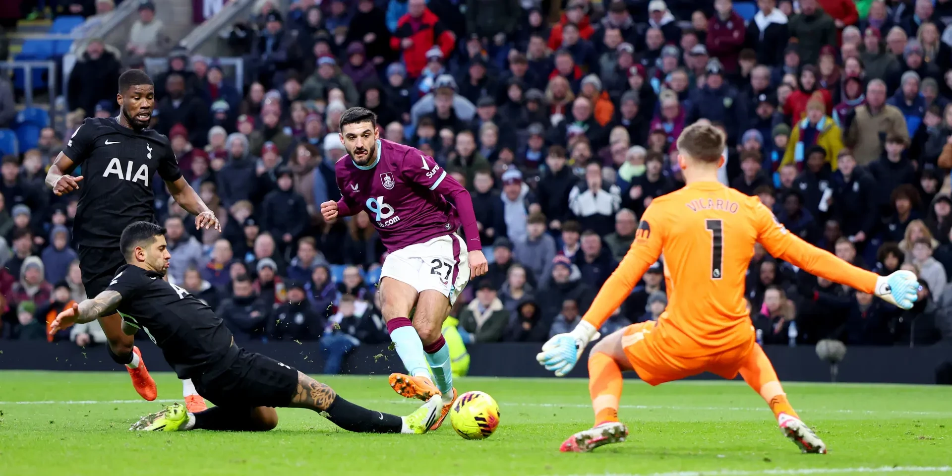 PL WRAP: Spurs slip at Burnley increases pressure on Frank as City win