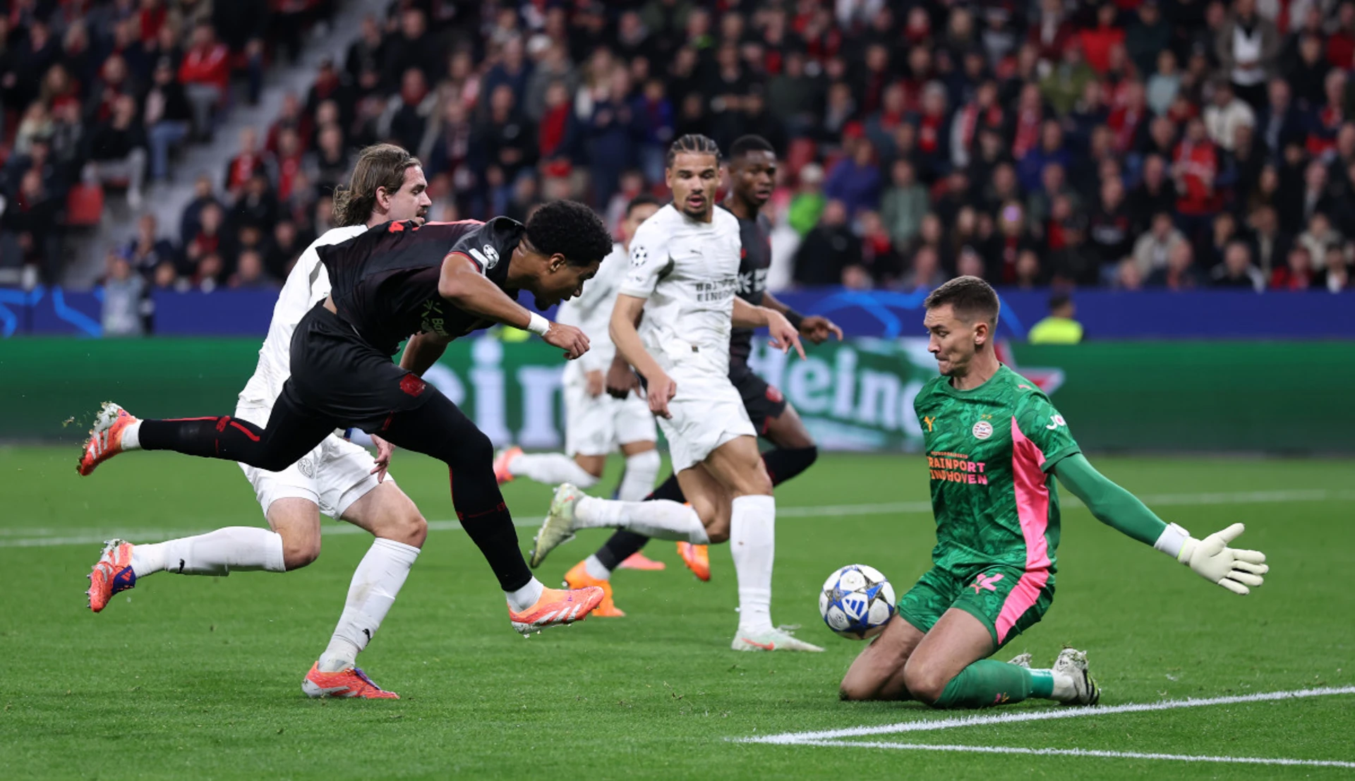 Leverkusen lead does not last long as PSV hold them to draw