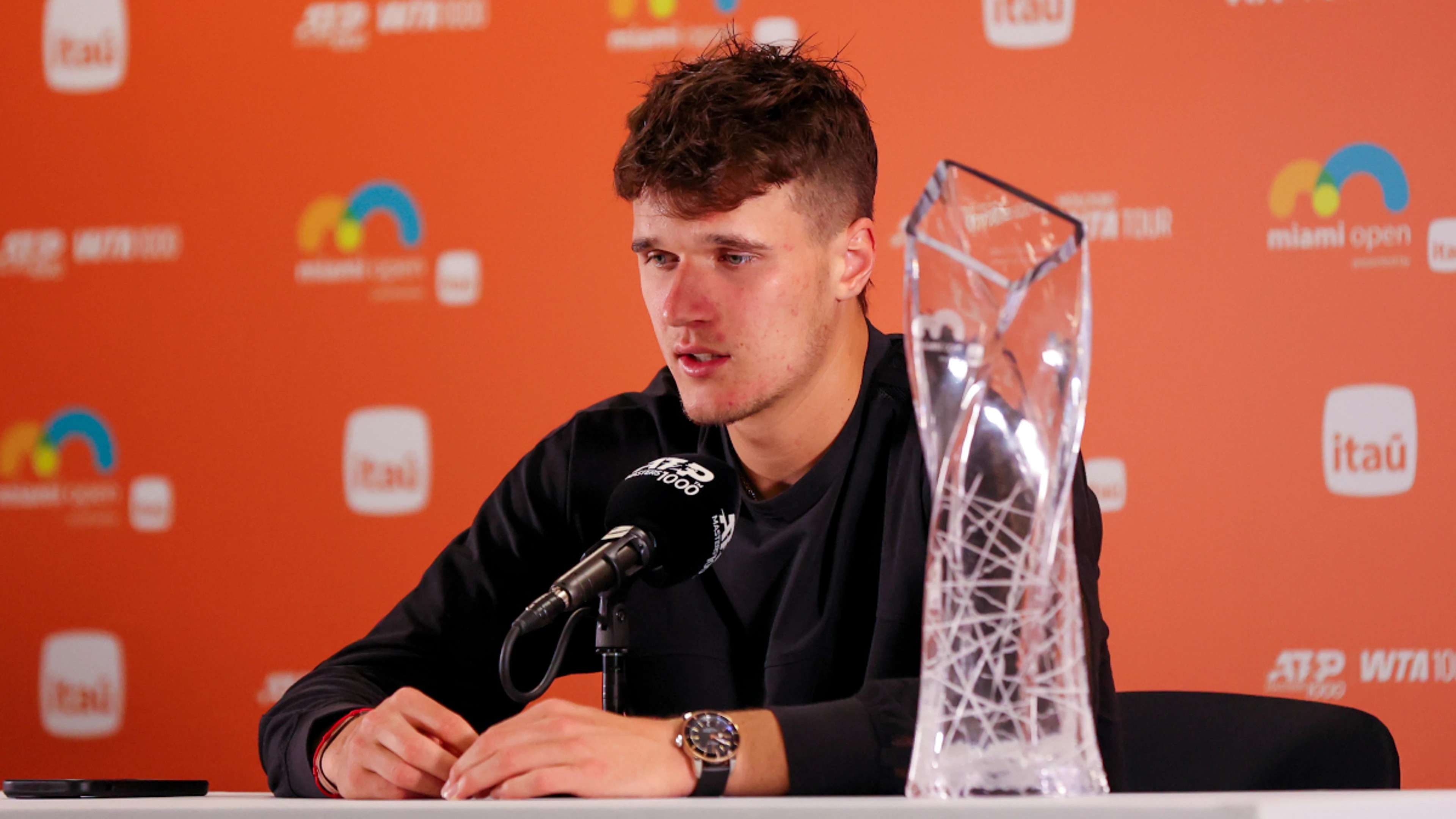 Referee's lunch break saved Miami winner Mensik from early exit