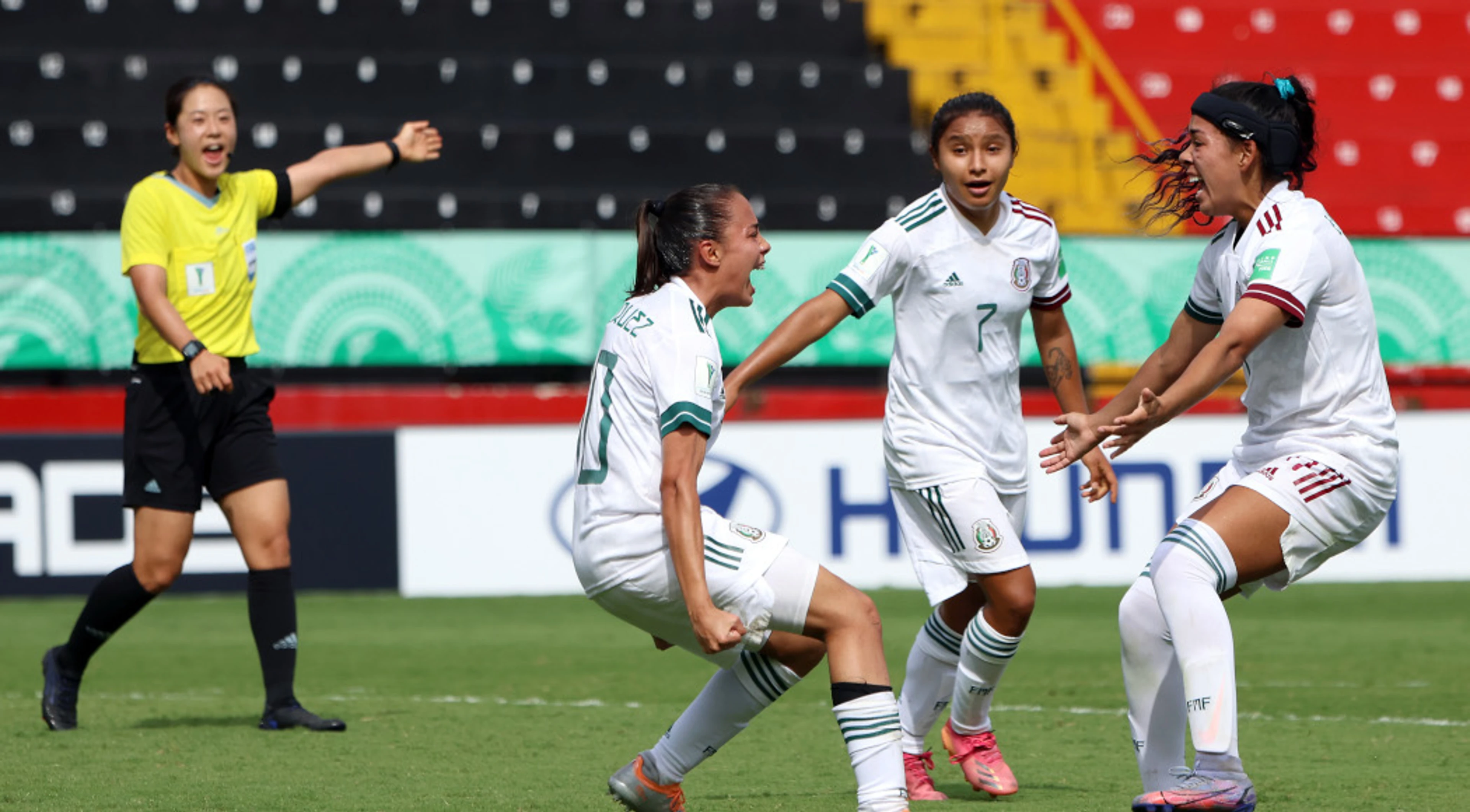 Wins for Australia, Colombia on opening day of Costa Rica 2022