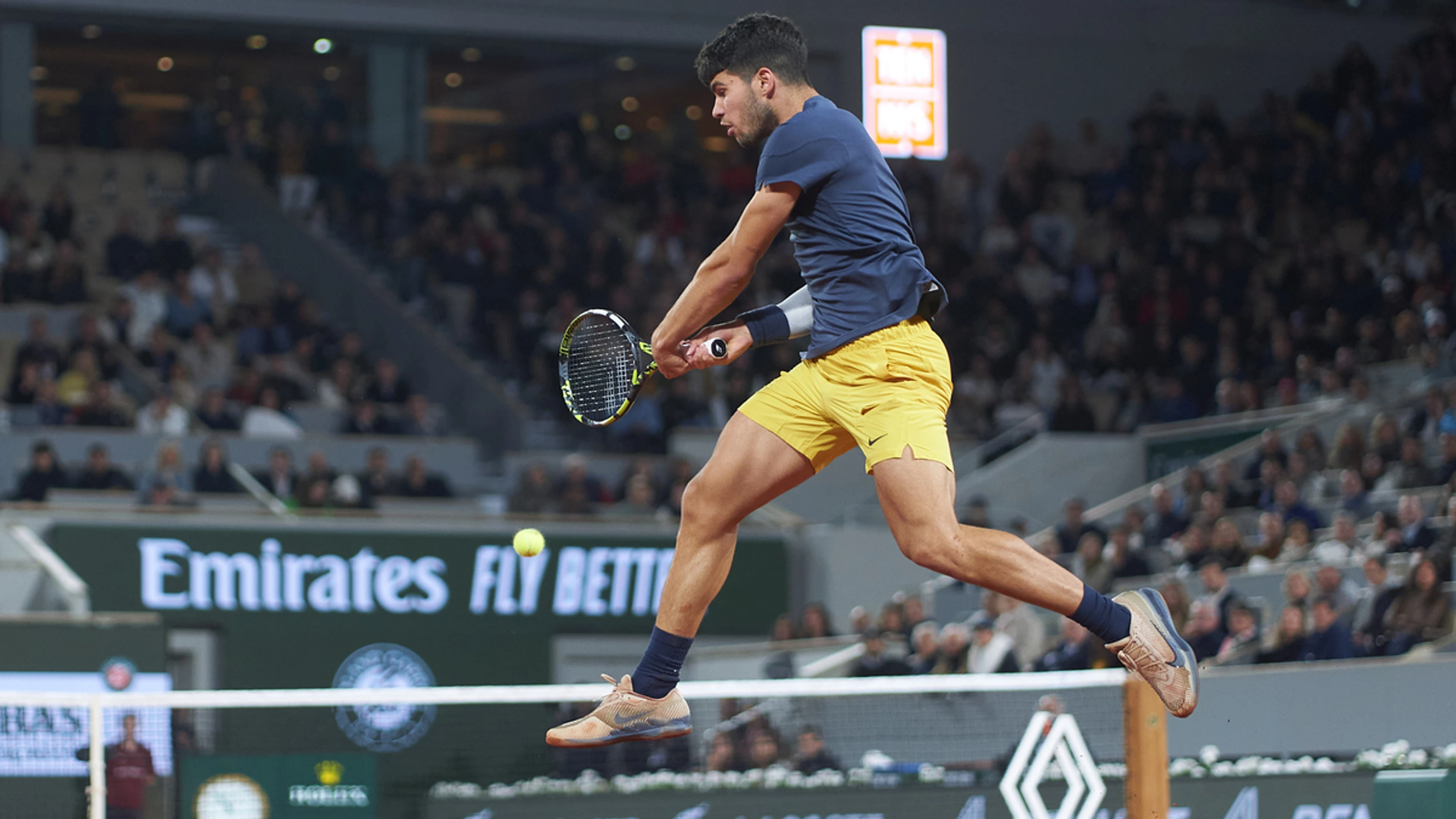 DAY 6 WRAP: Swiatek enjoys French Open birthday boost, Sinner, Alcaraz into last 16