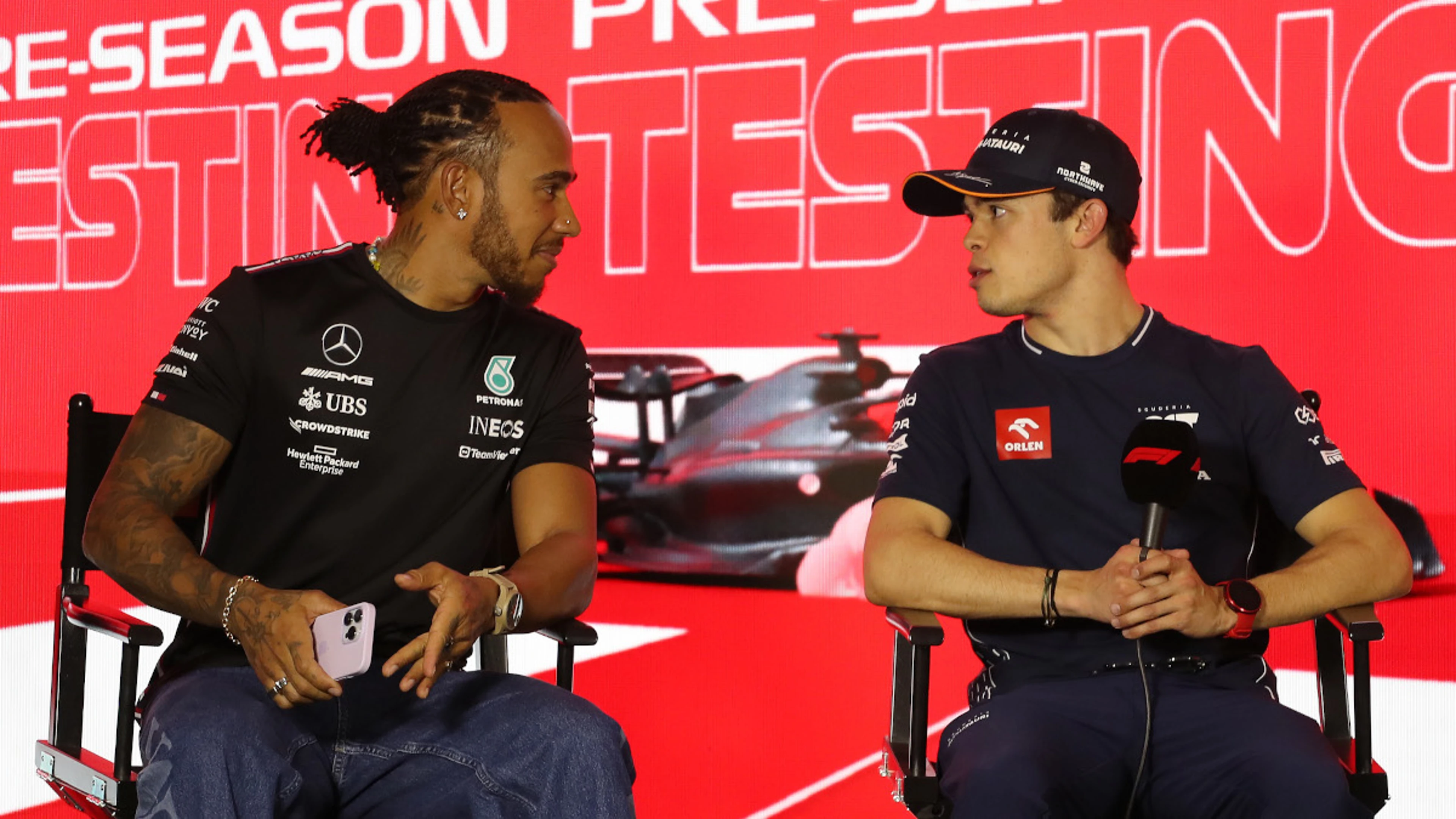 Hamilton sorry for sacked De Vries