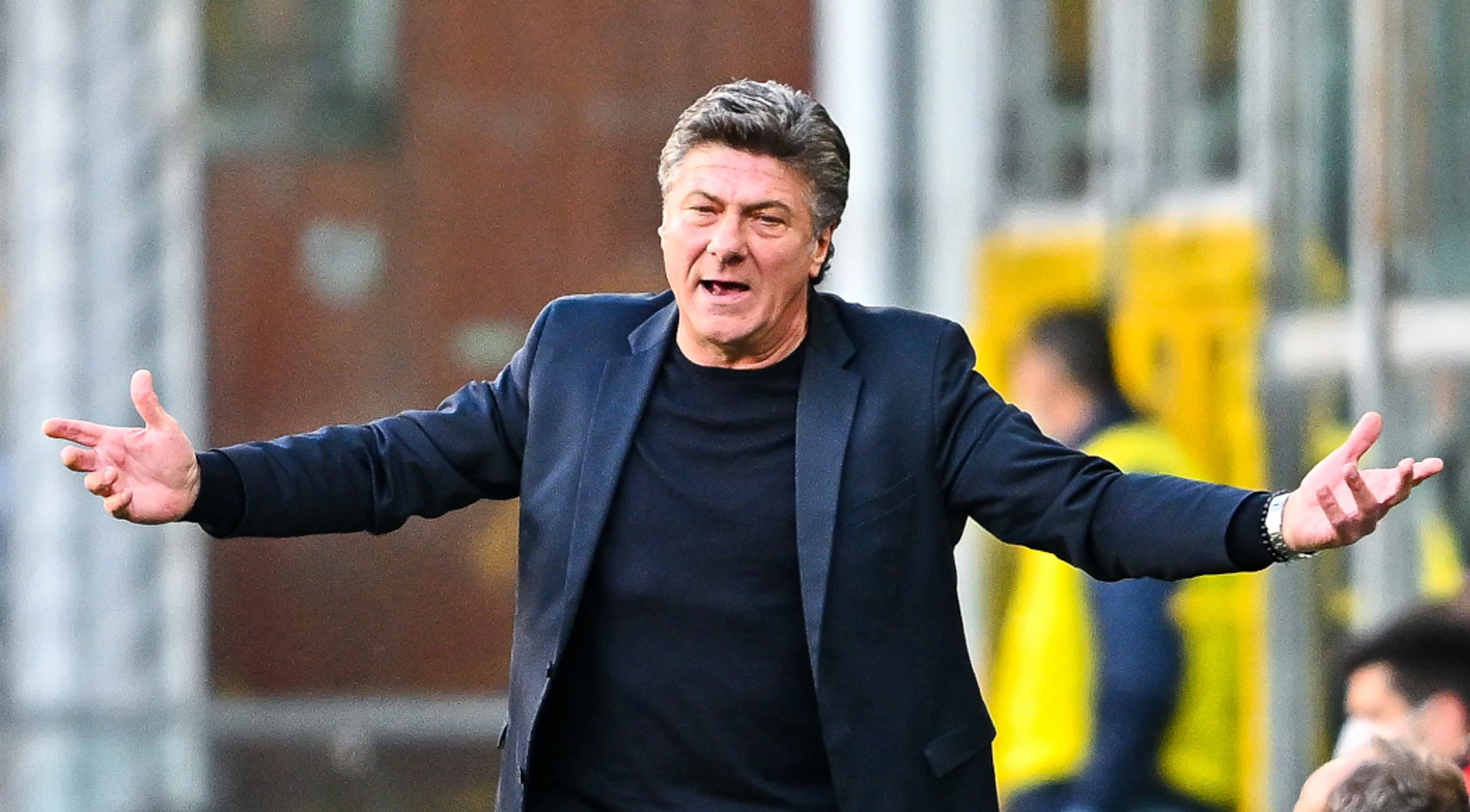 Relegation-threatened Cagliari sack coach Mazzarri