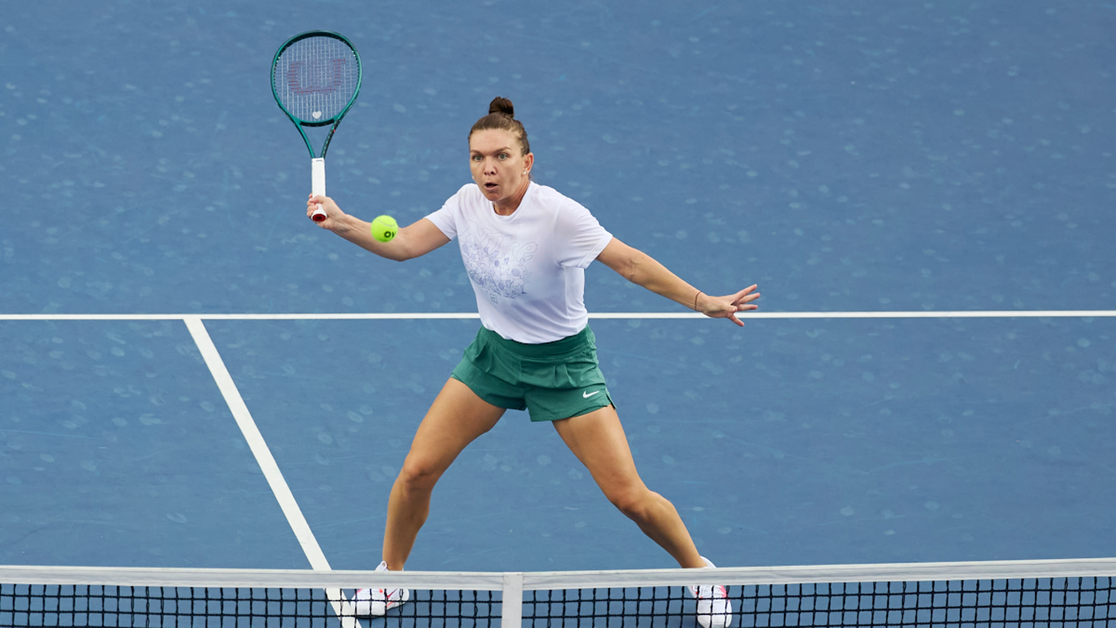 Halep rounds on tennis doping body for Swiatek leniency