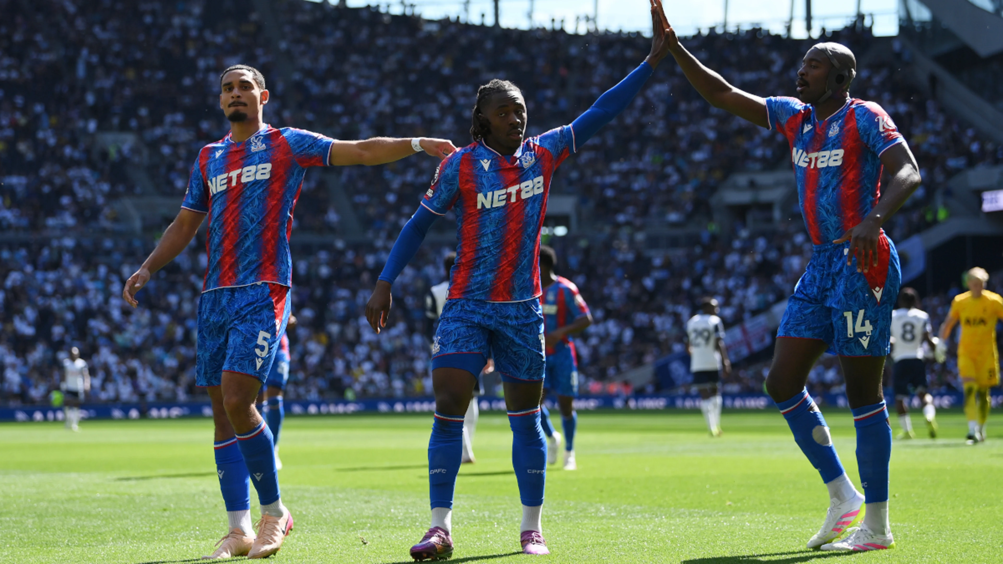 Eze double gives Palace victory at ailing Tottenham