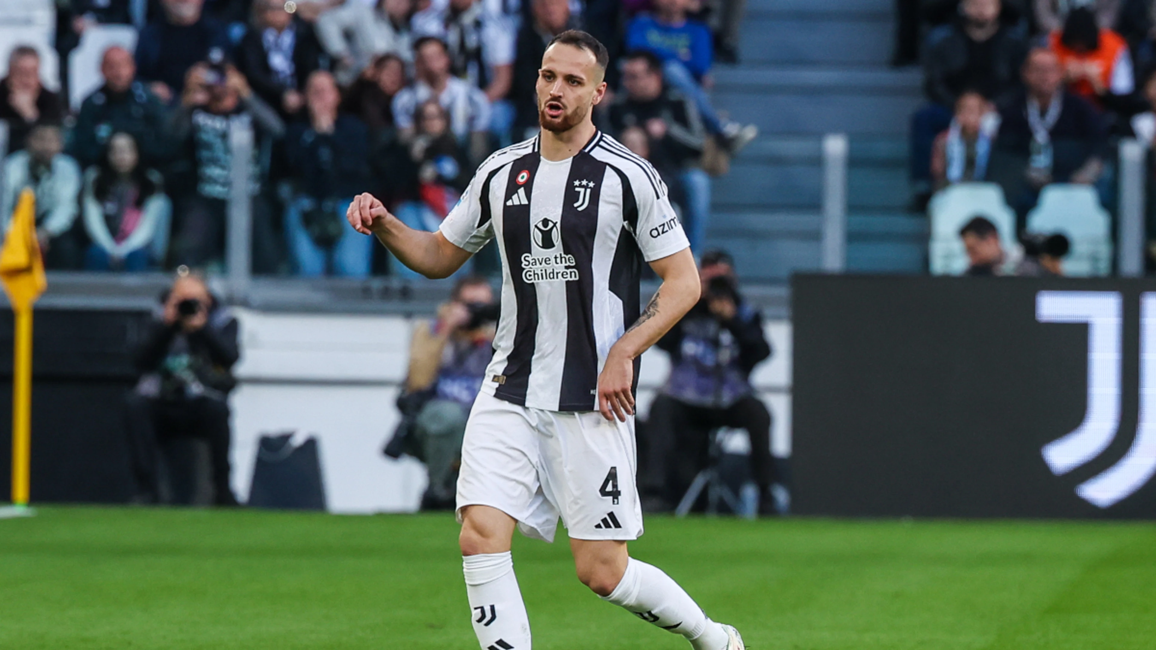 Italy's Gatti suffers calf bone fracture: Juventus