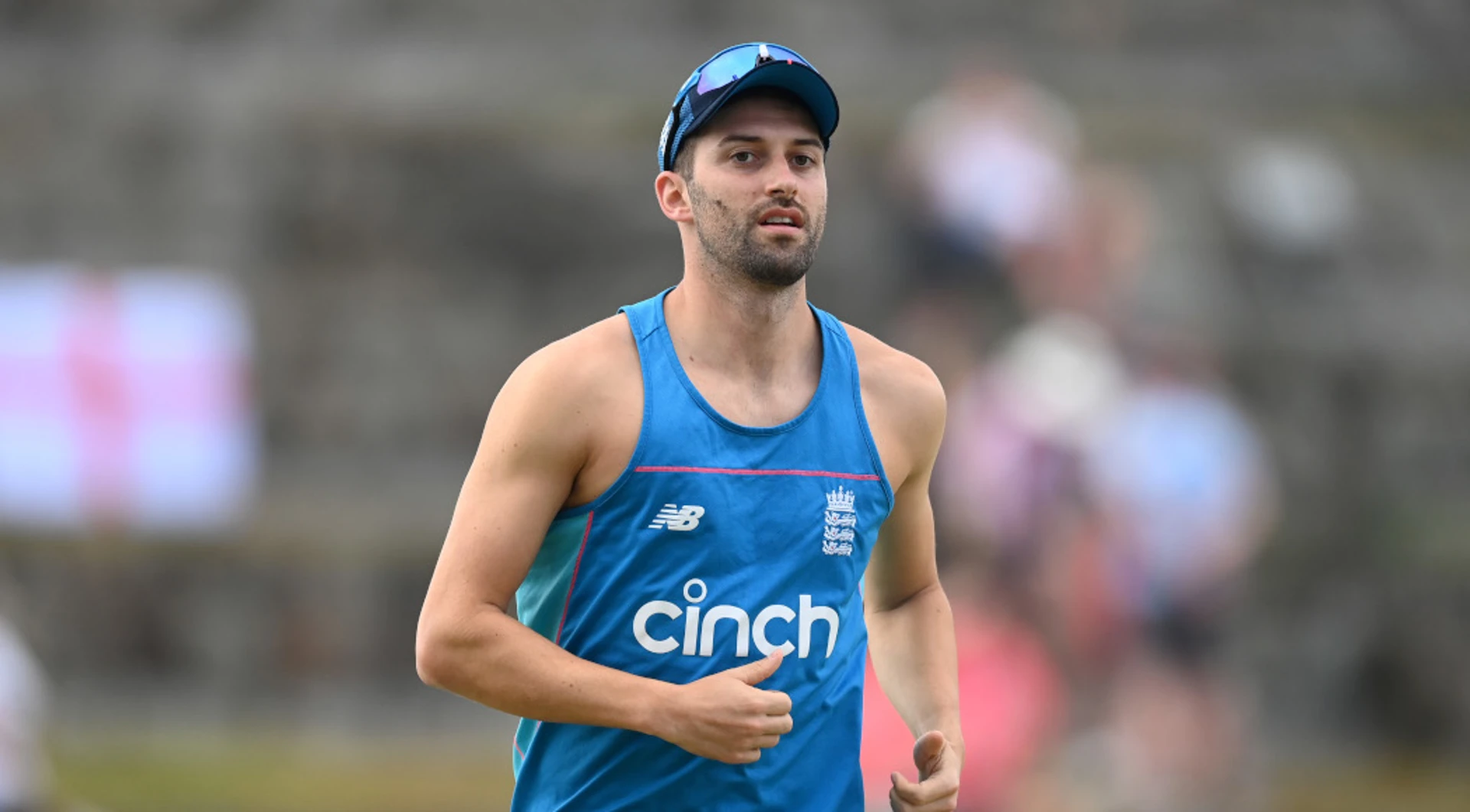 England's Wood undergoes elbow surgery