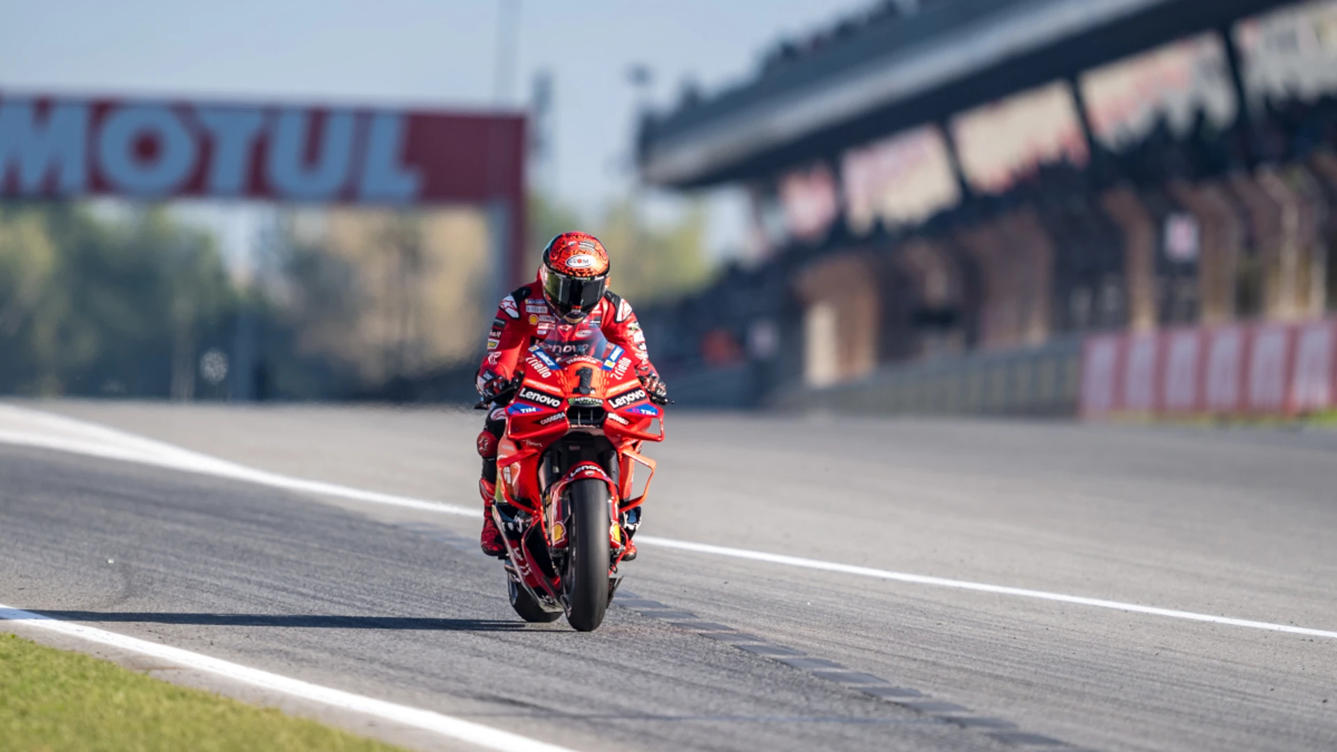 Bagnaia wins Barcelona MotoGP sprint to take season to final race