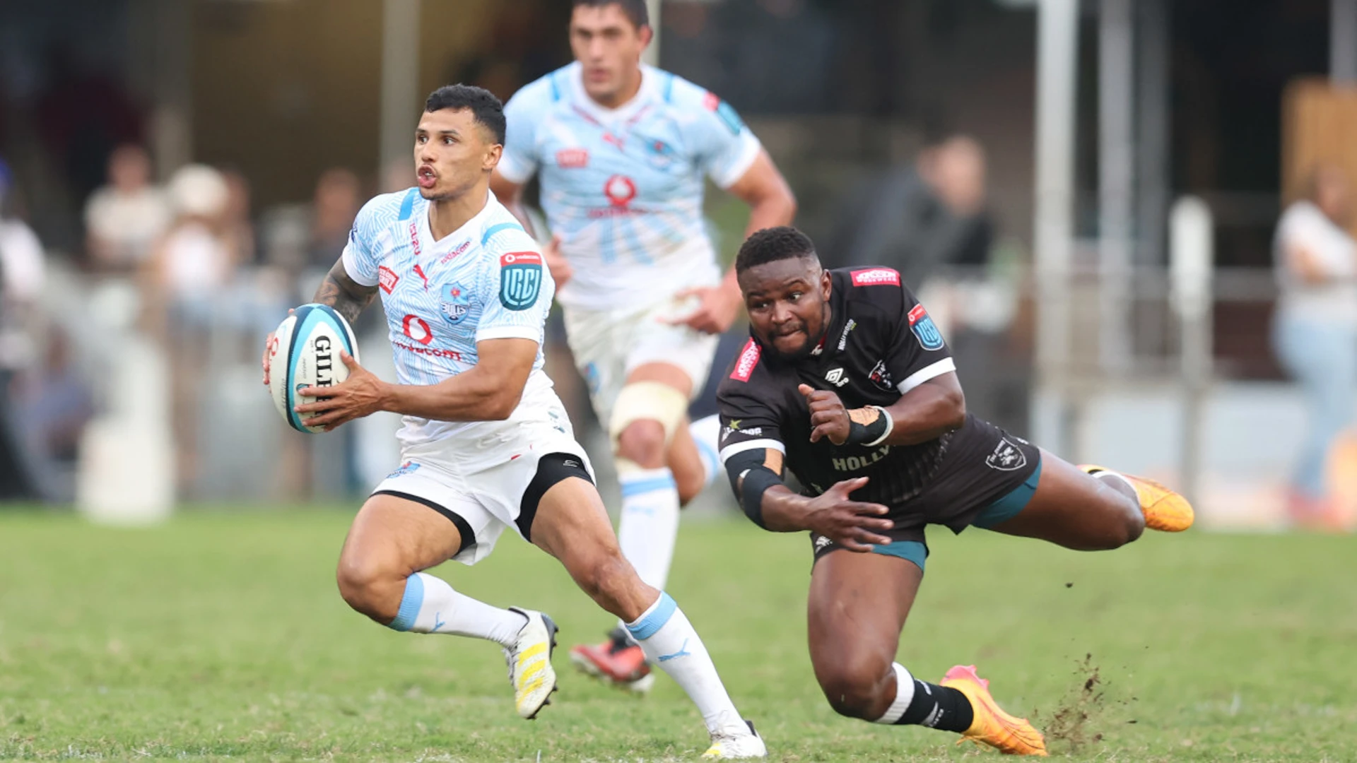 Four-try Bulls escape Durban cauldron with full points