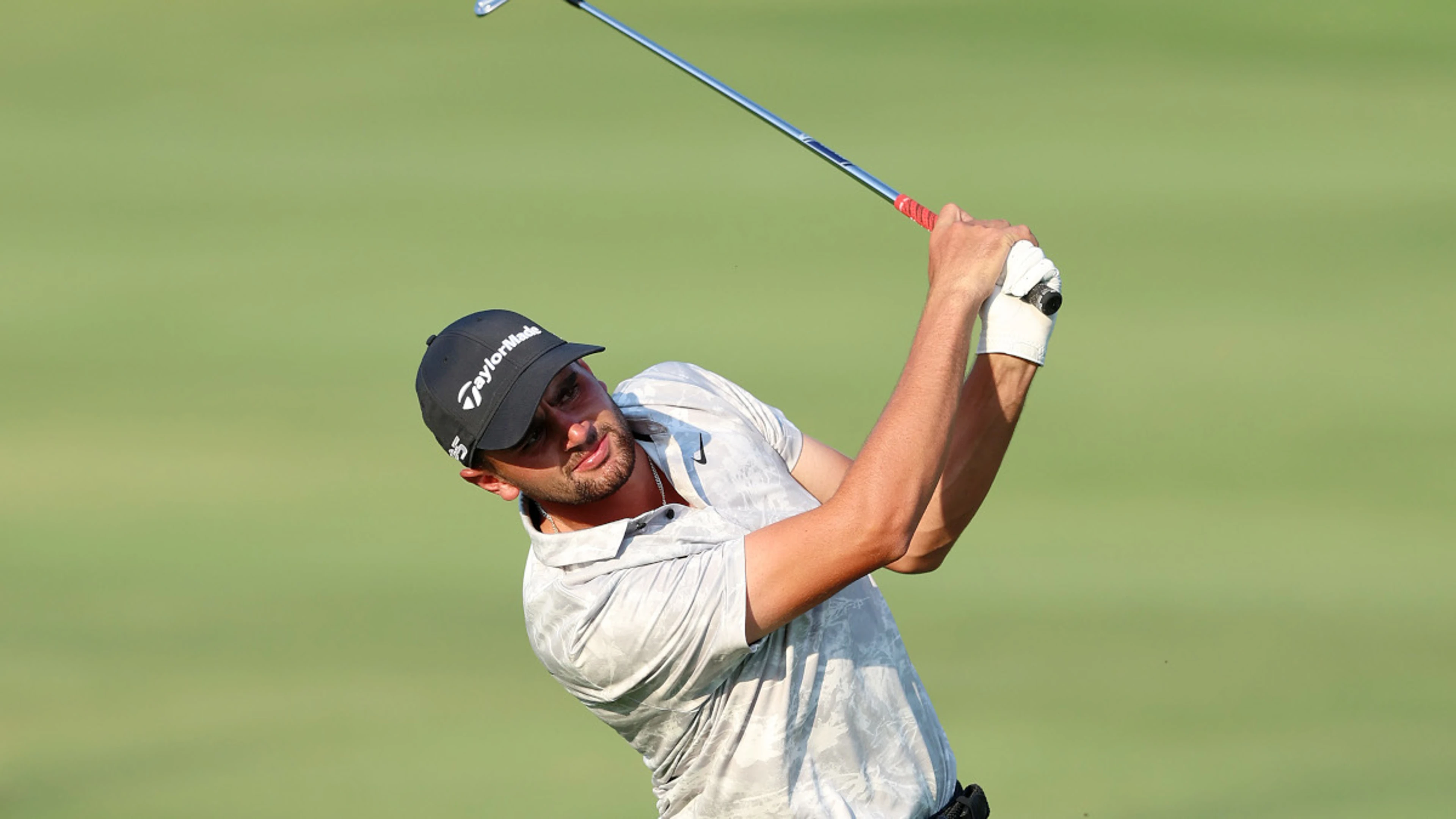 Jarvis leads into weekend at Leopard Creek